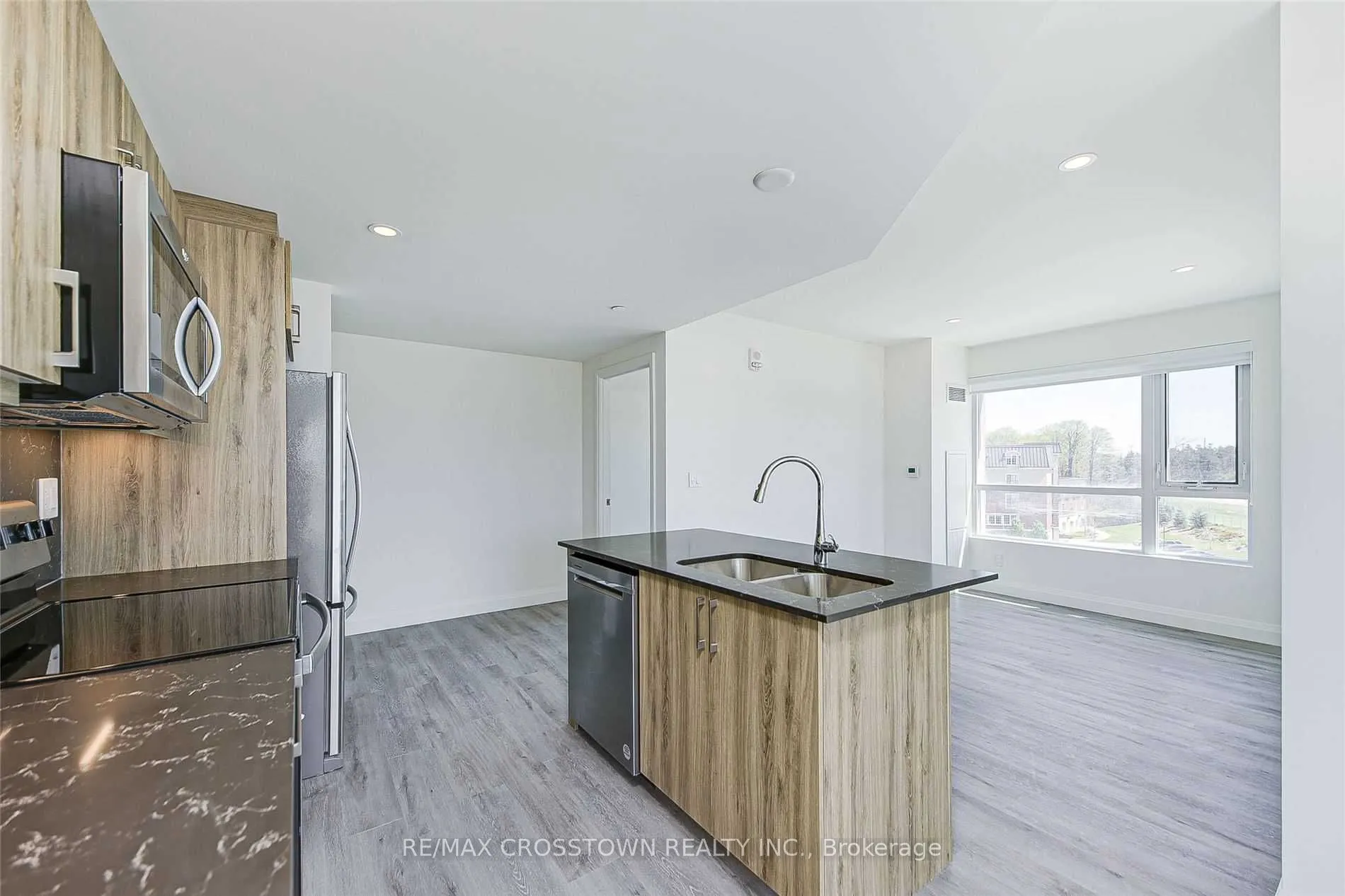 58 LAKESIDE Terrace, #712