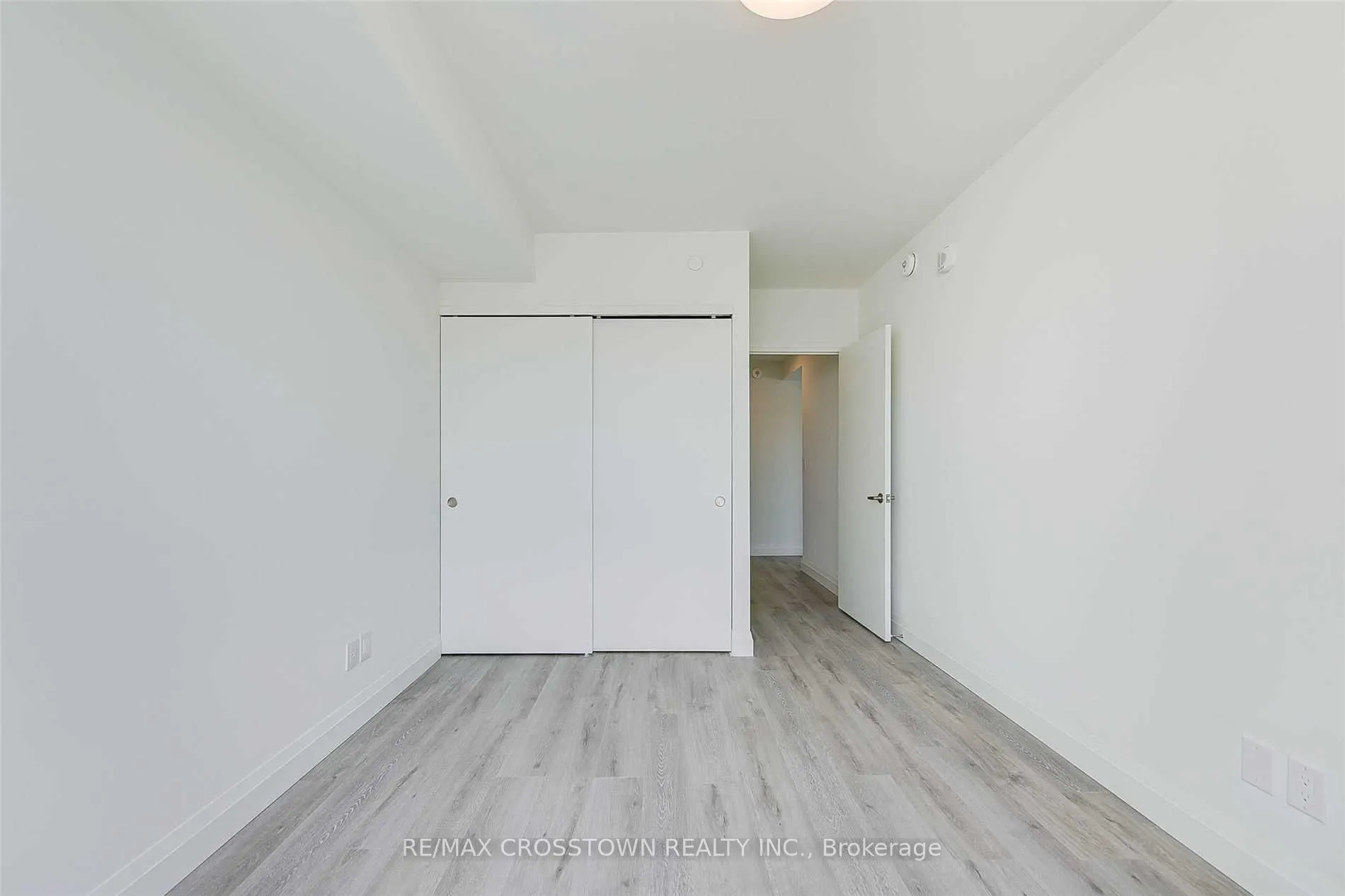 58 LAKESIDE Terrace, #712