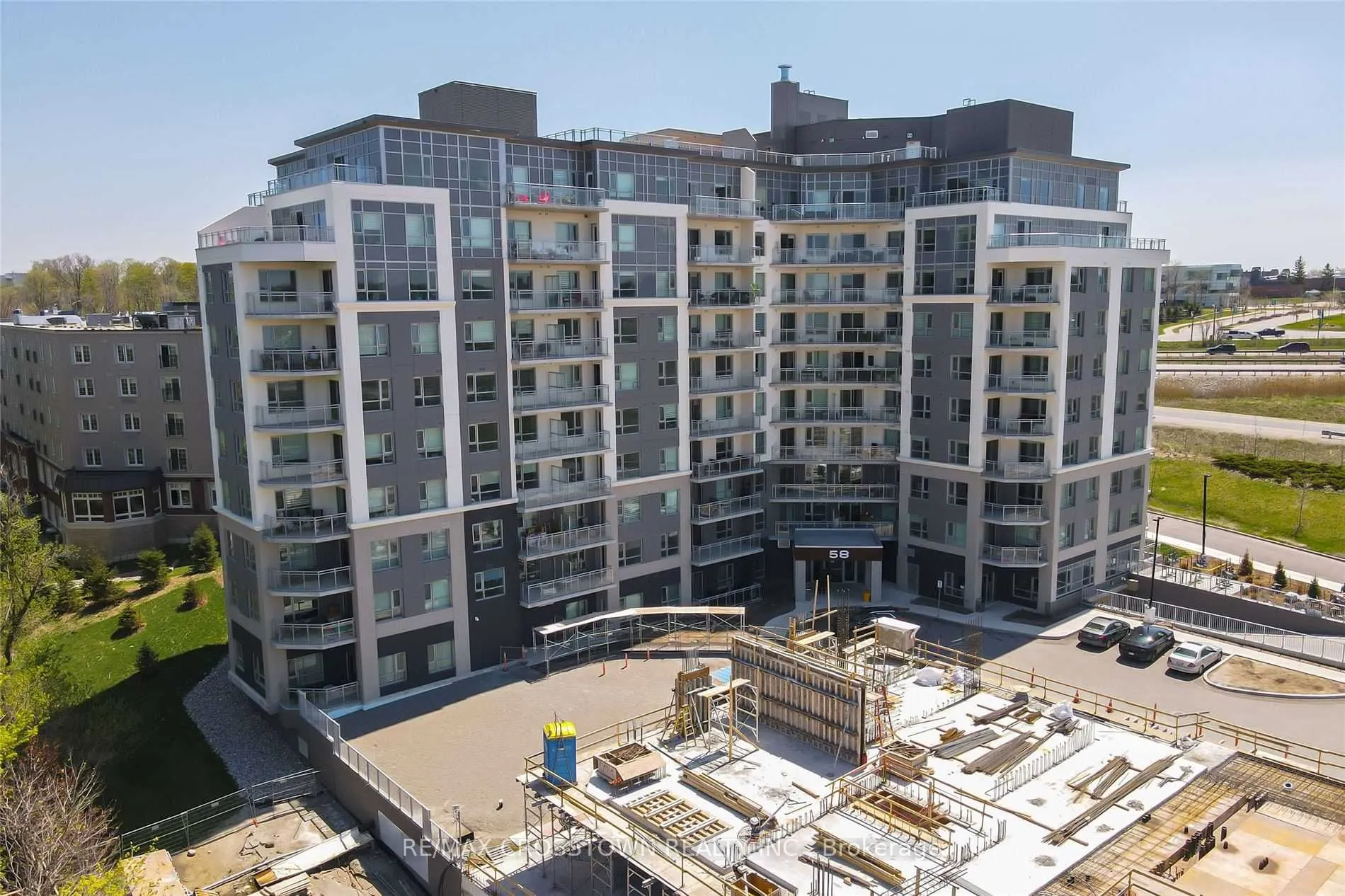 58 LAKESIDE Terrace, #712