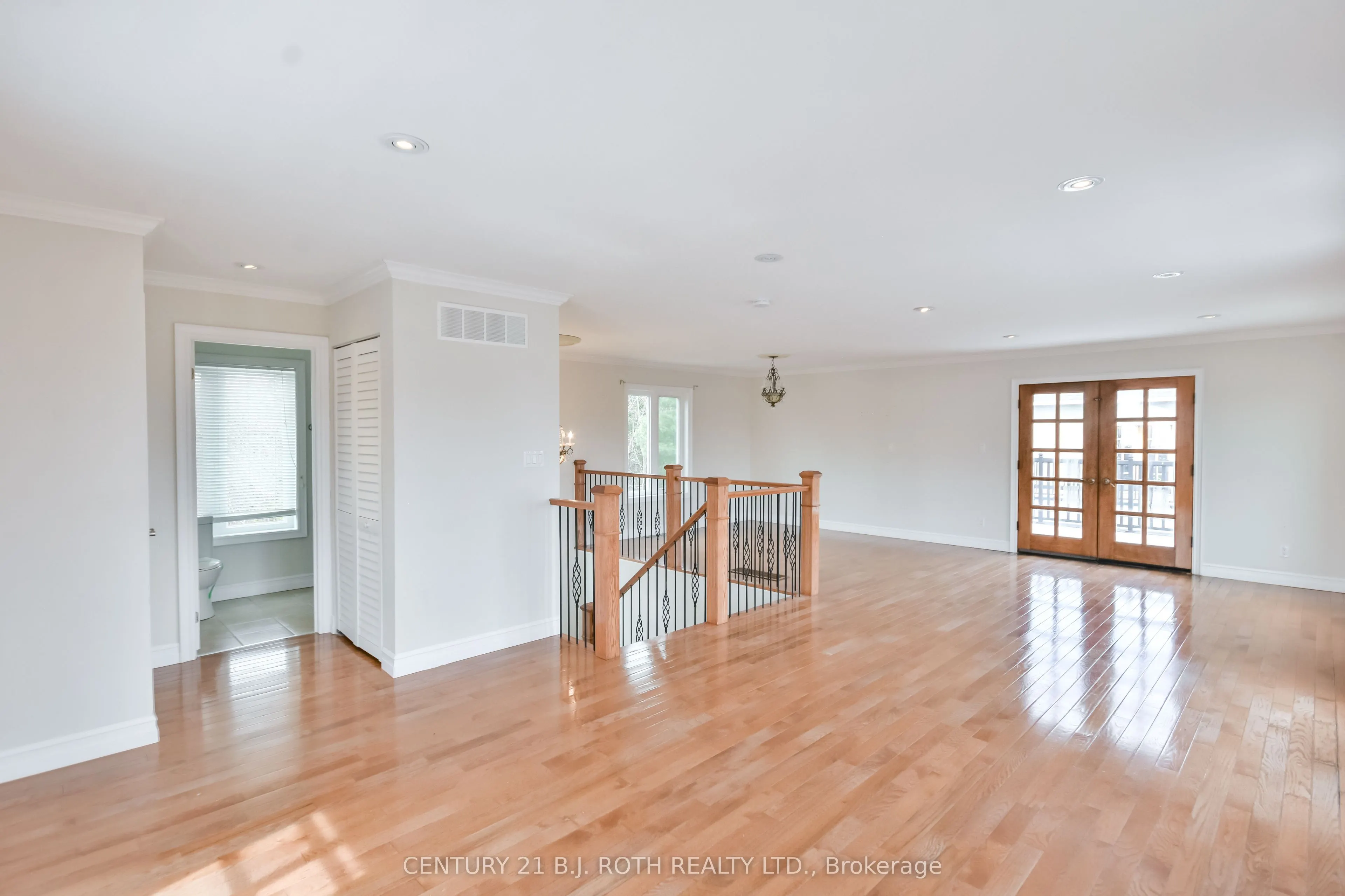 16 GRAY Lane