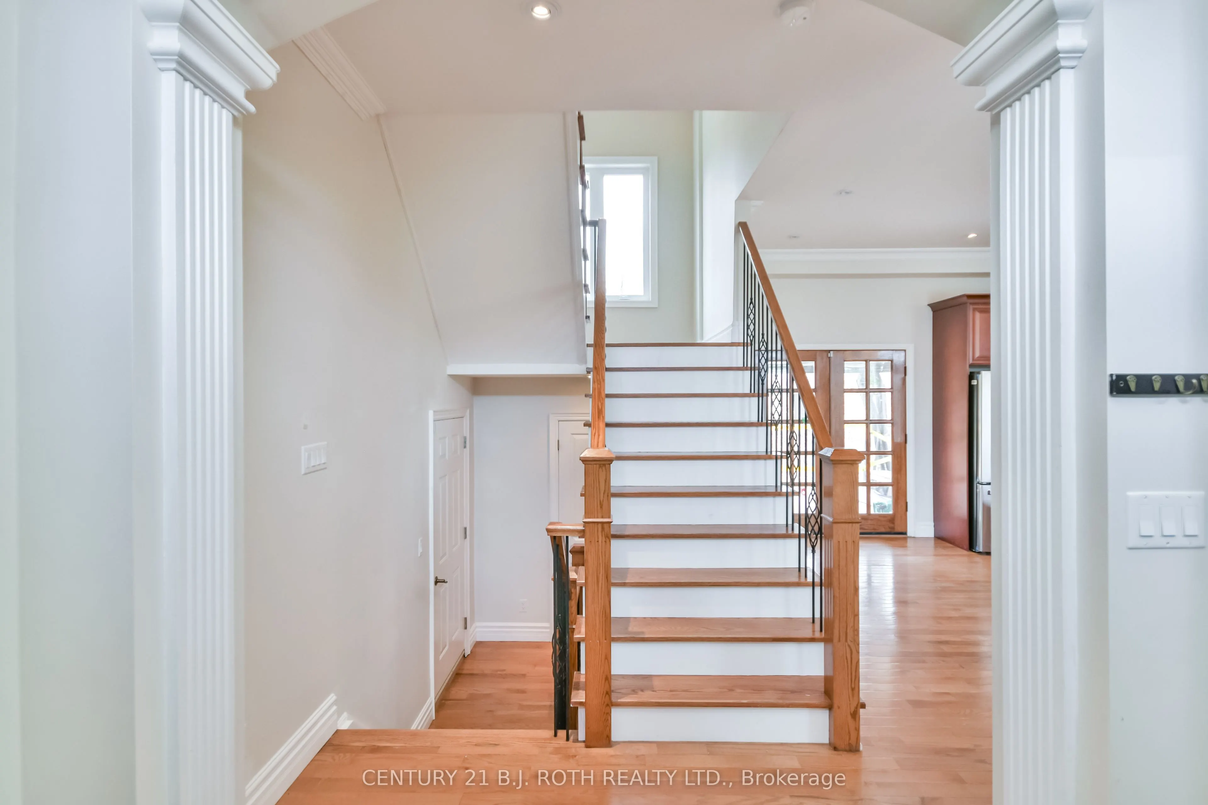 16 GRAY Lane