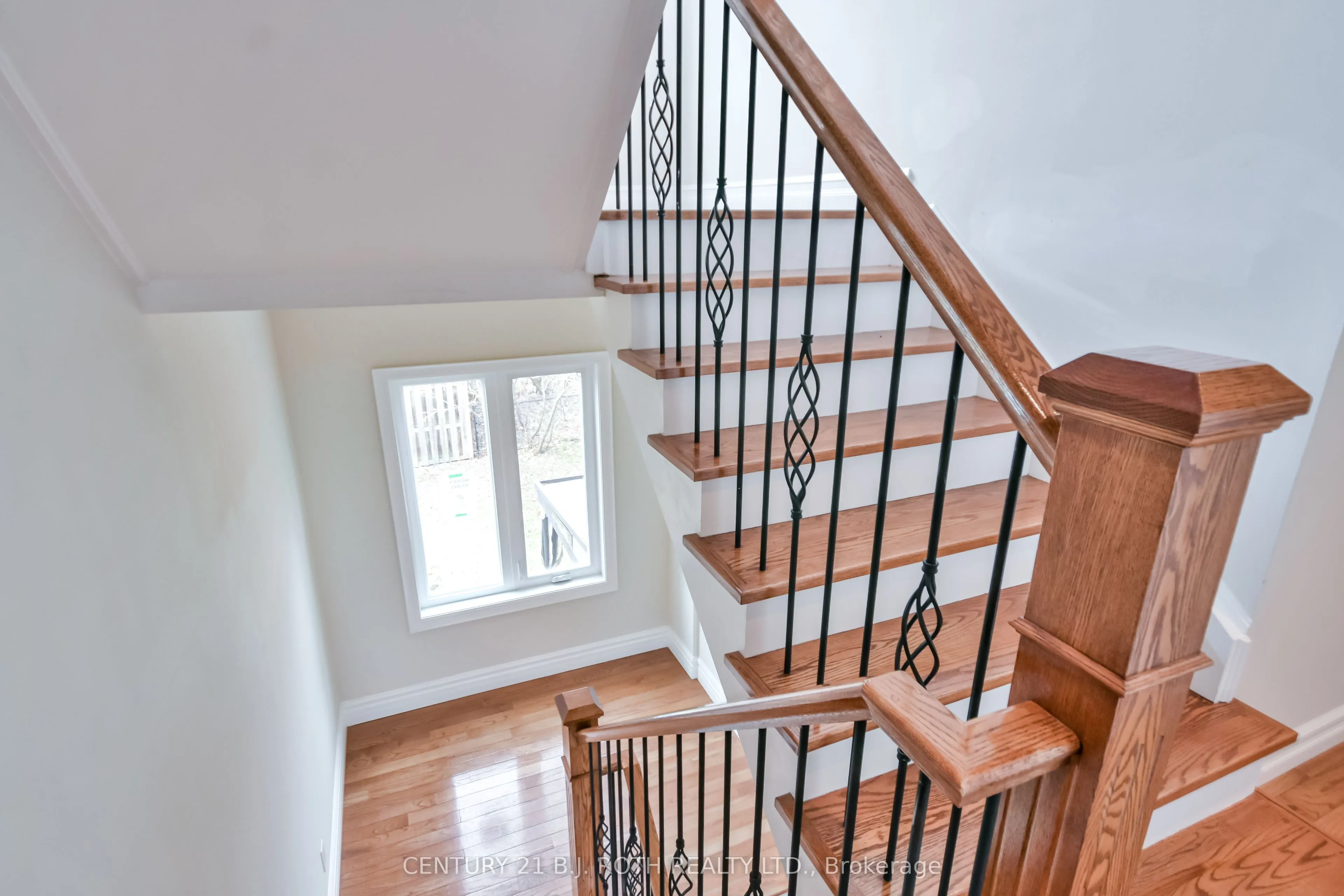 16 GRAY Lane
