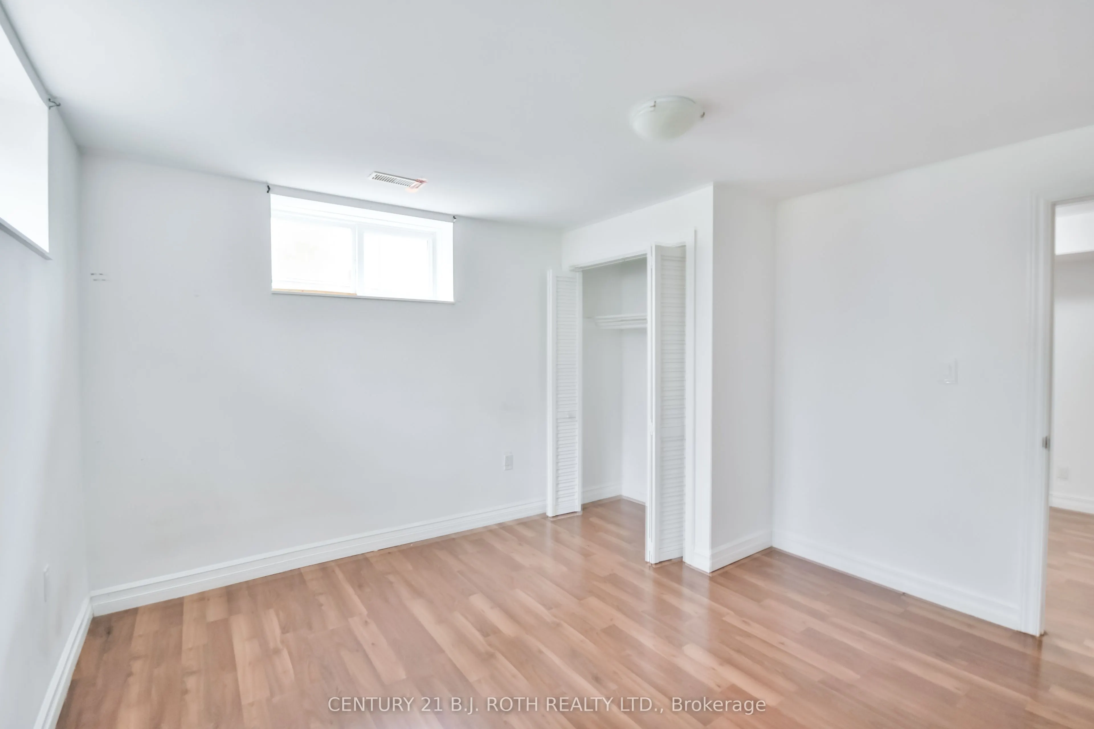 16 GRAY Lane