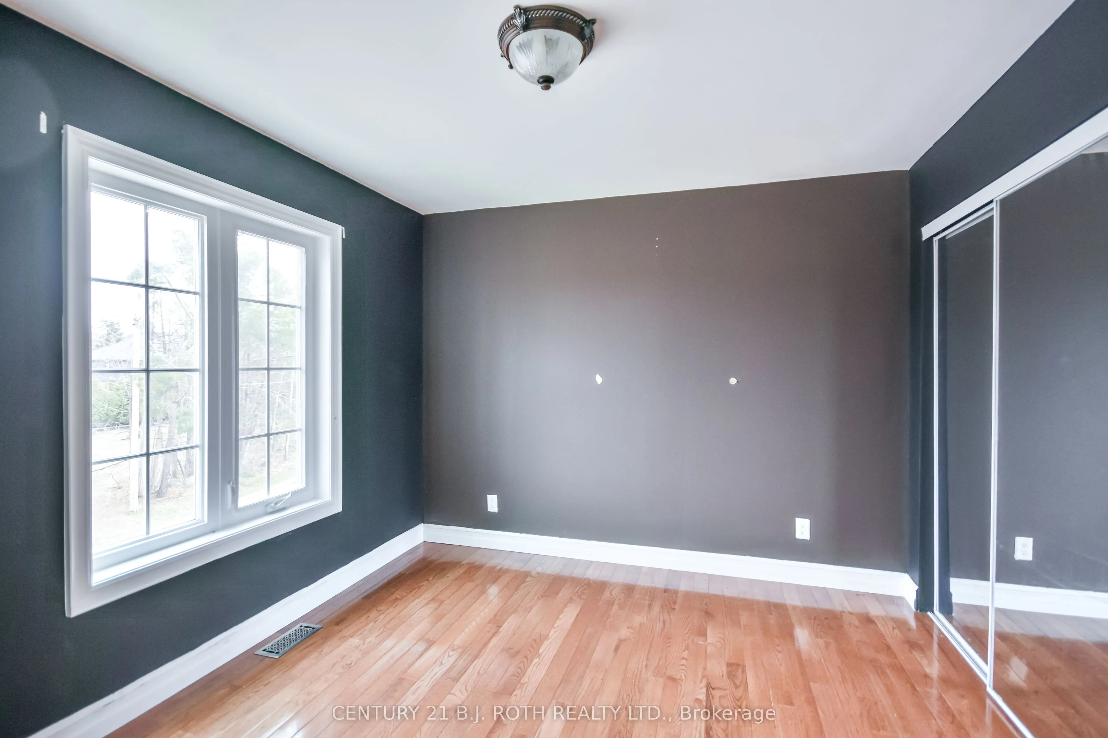 16 GRAY Lane