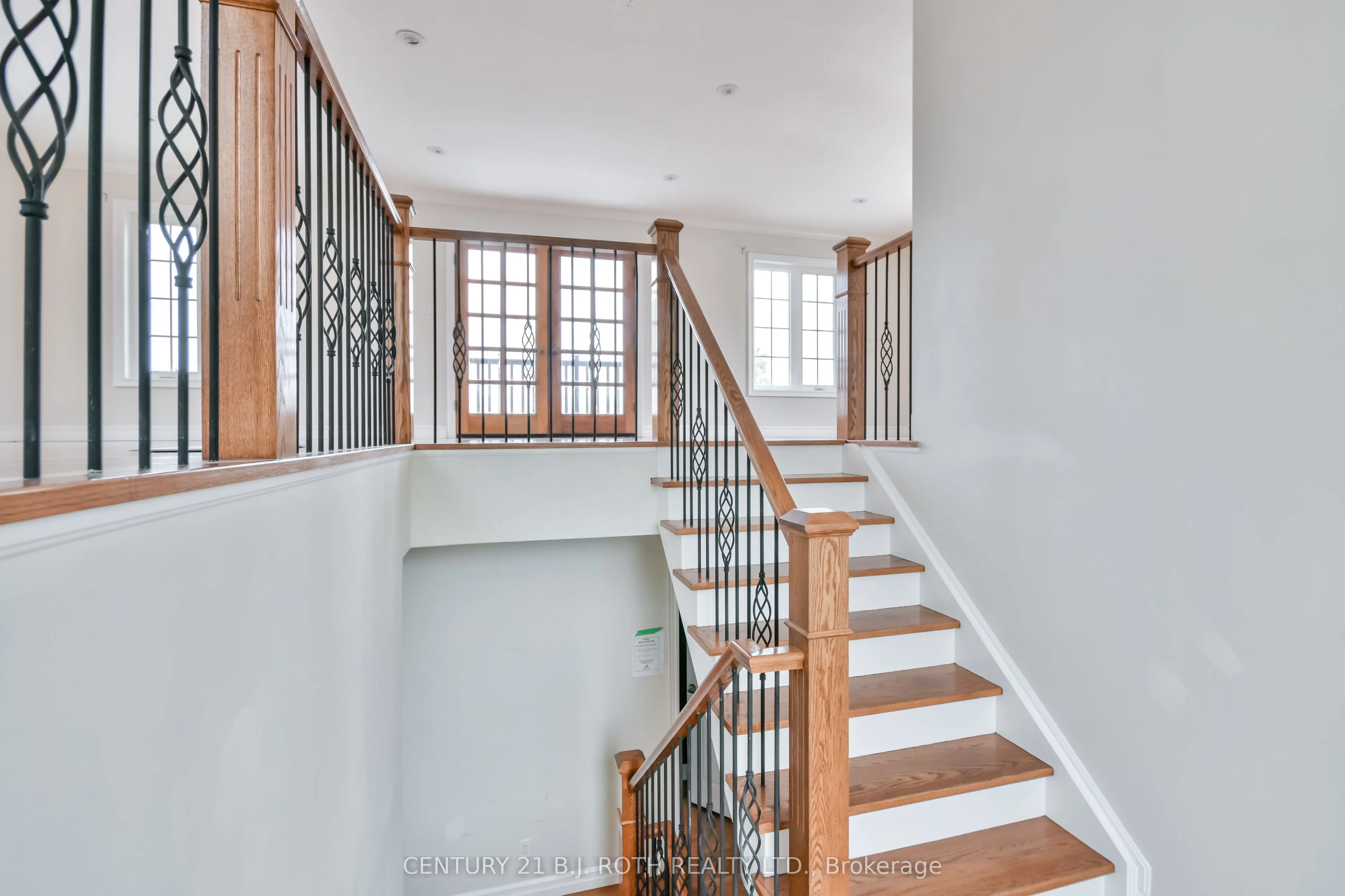 16 GRAY Lane