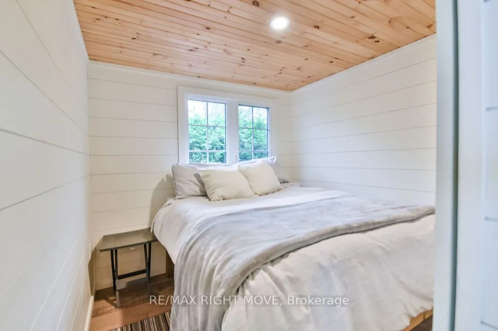 4458 Plum Point Road