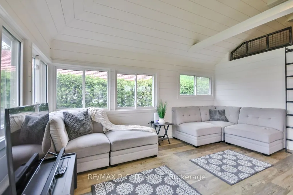 4458 Plum Point Road