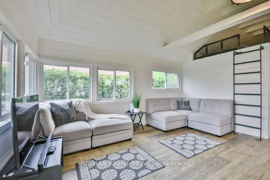 4458 Plum Point Road