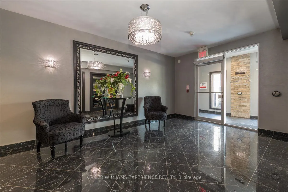 41 Ferndale Drive S, #102