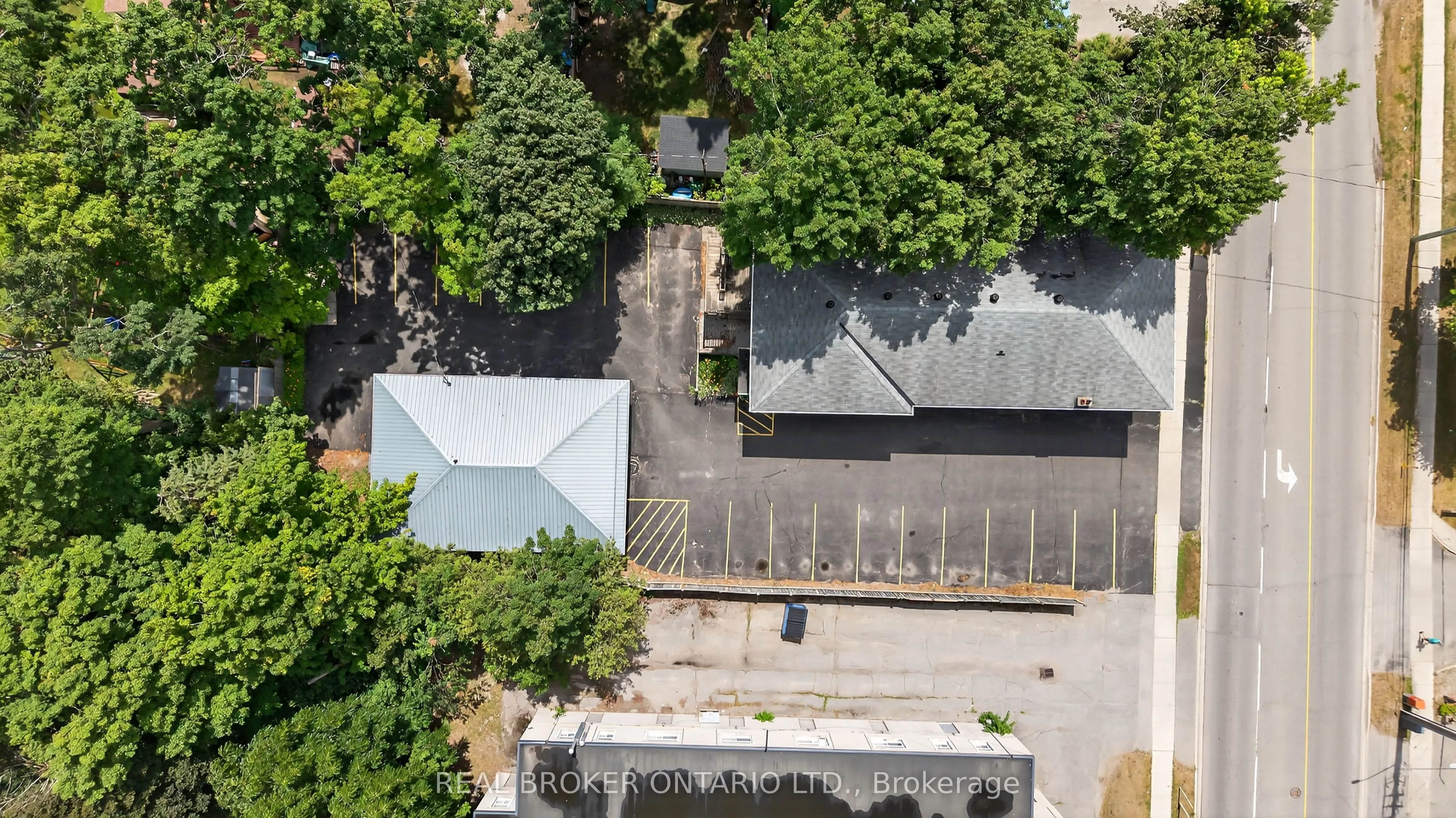 8 Westmount Drive S