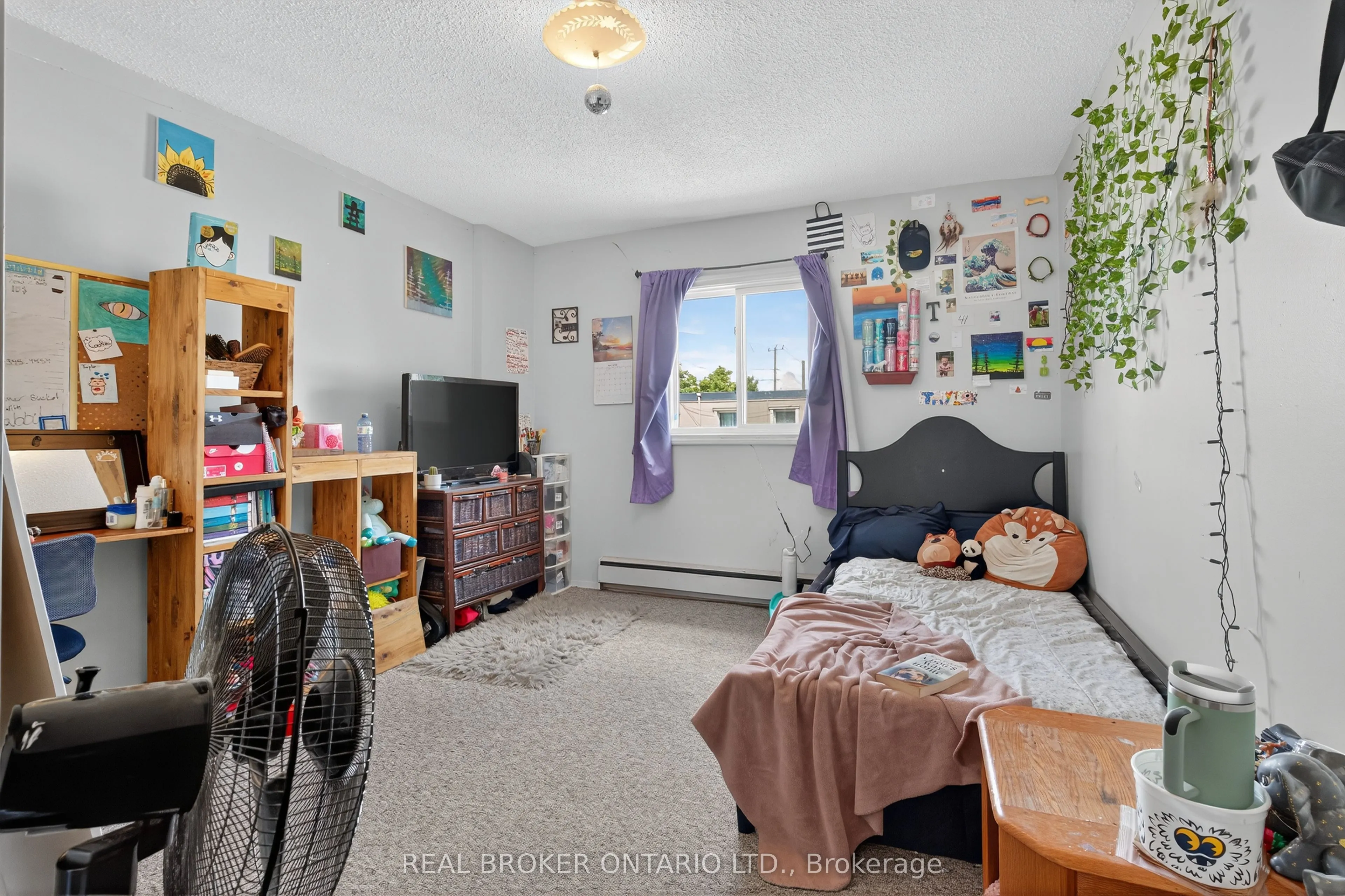 8 Westmount Drive S