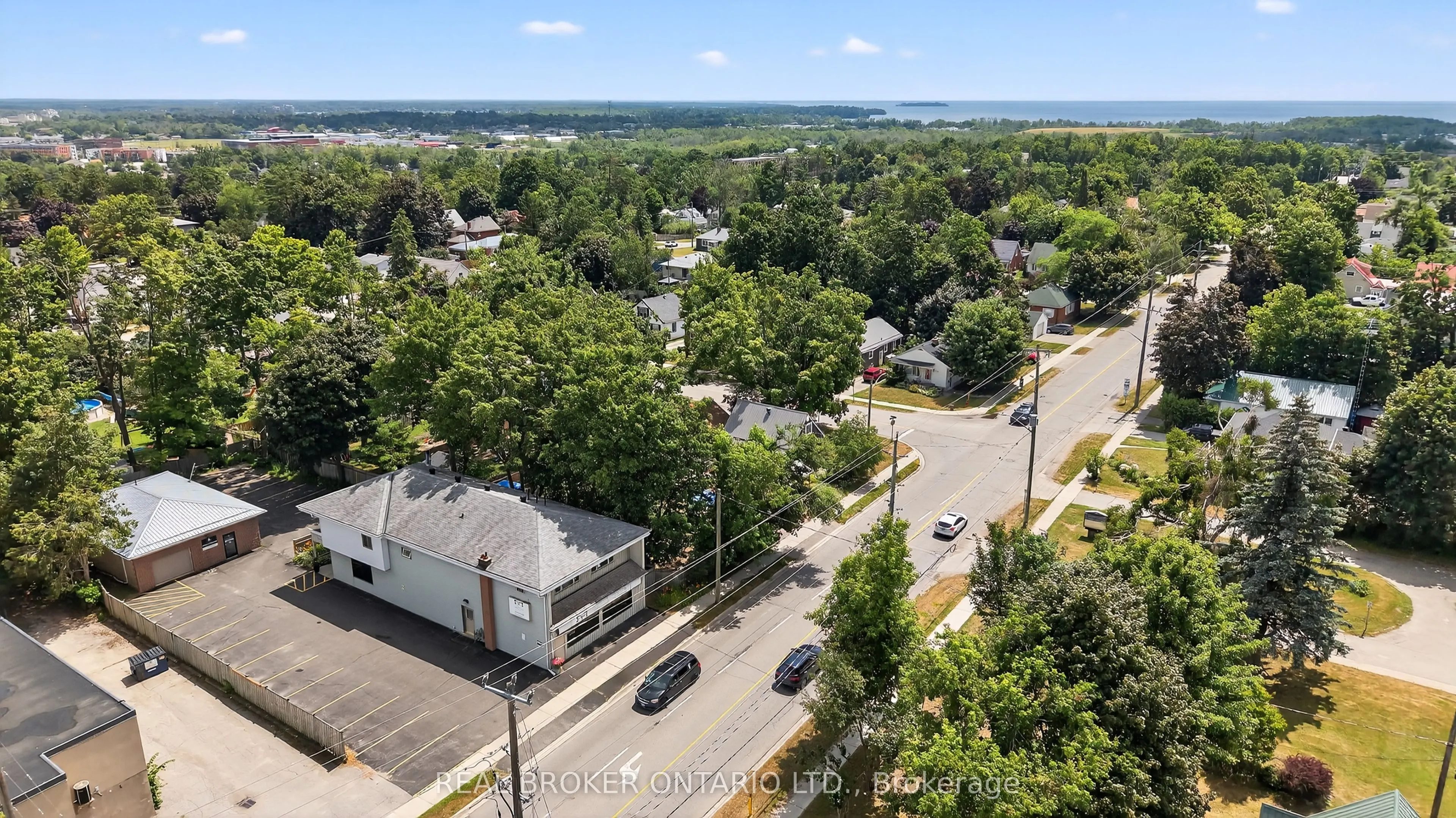 8 Westmount Drive S
