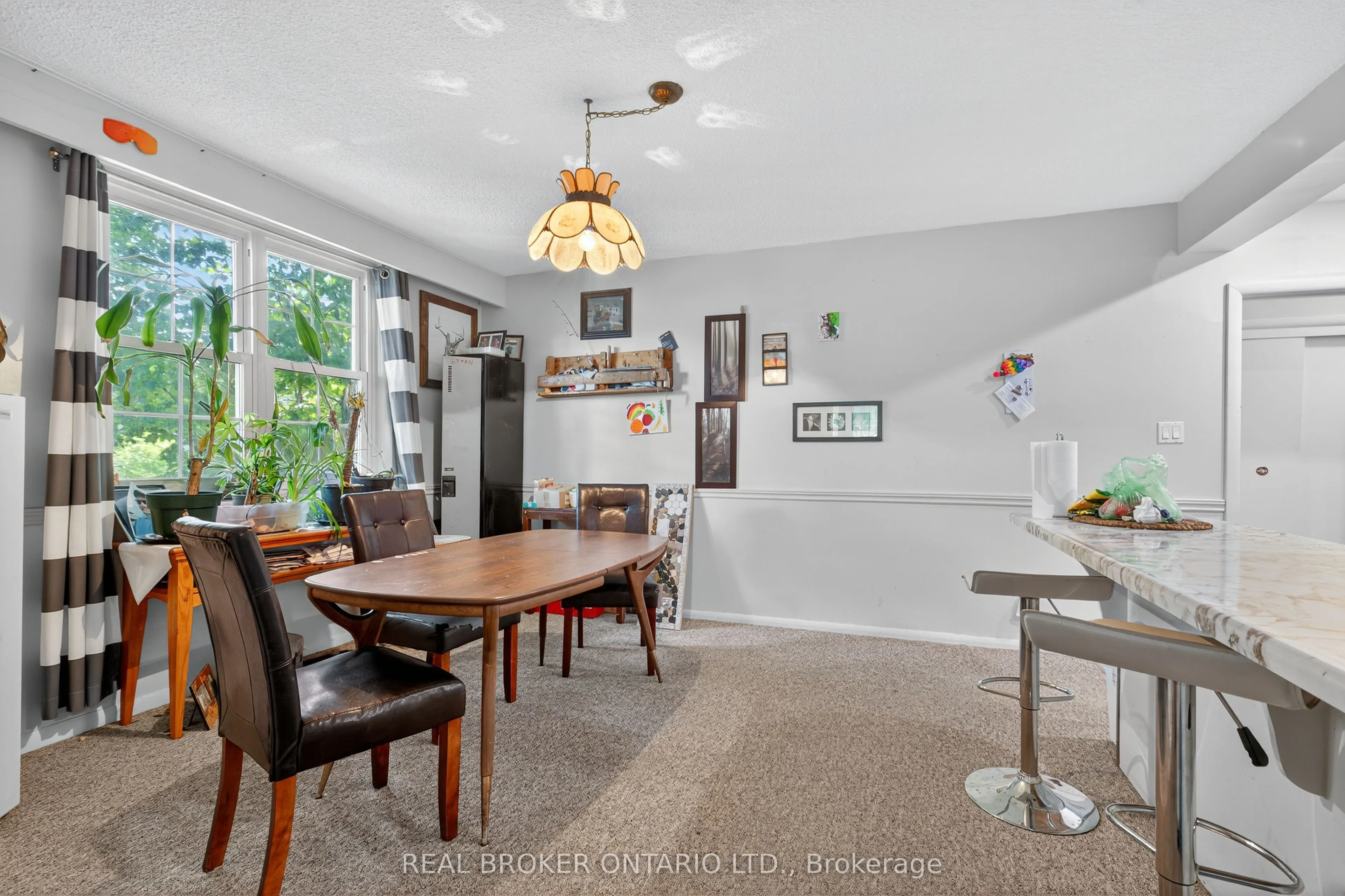 8 Westmount Drive S