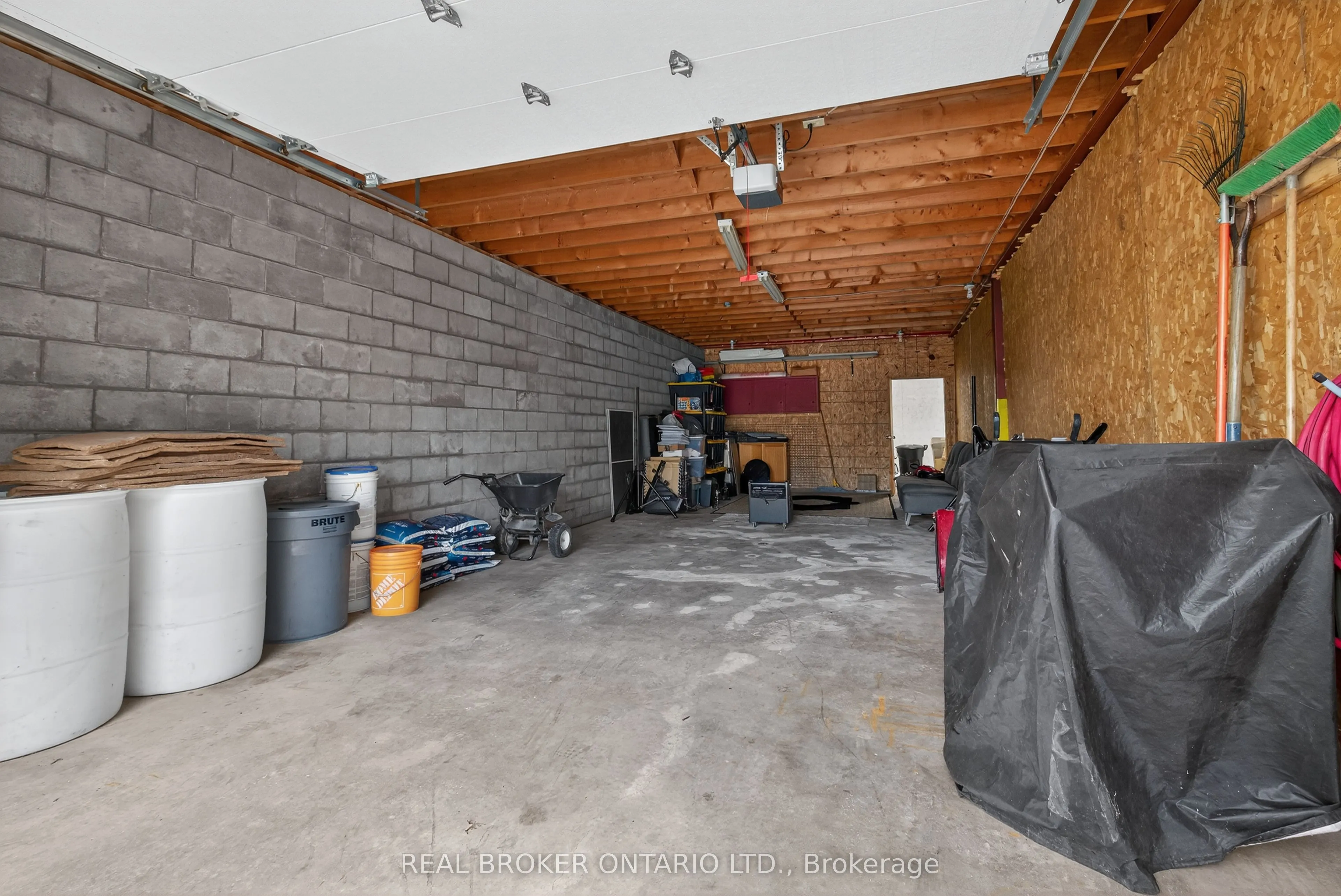 8 Westmount Drive S
