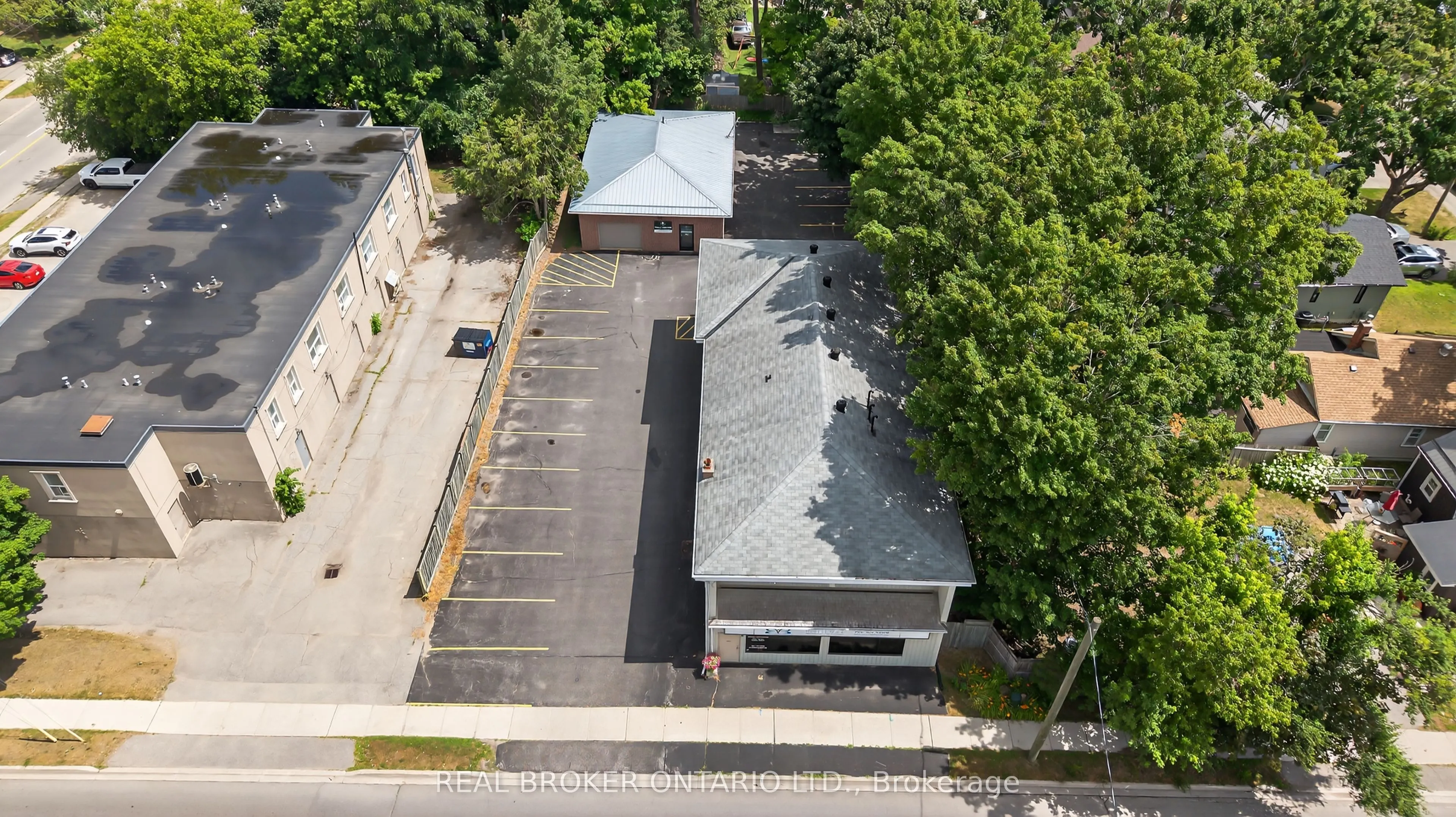 8 Westmount Drive S