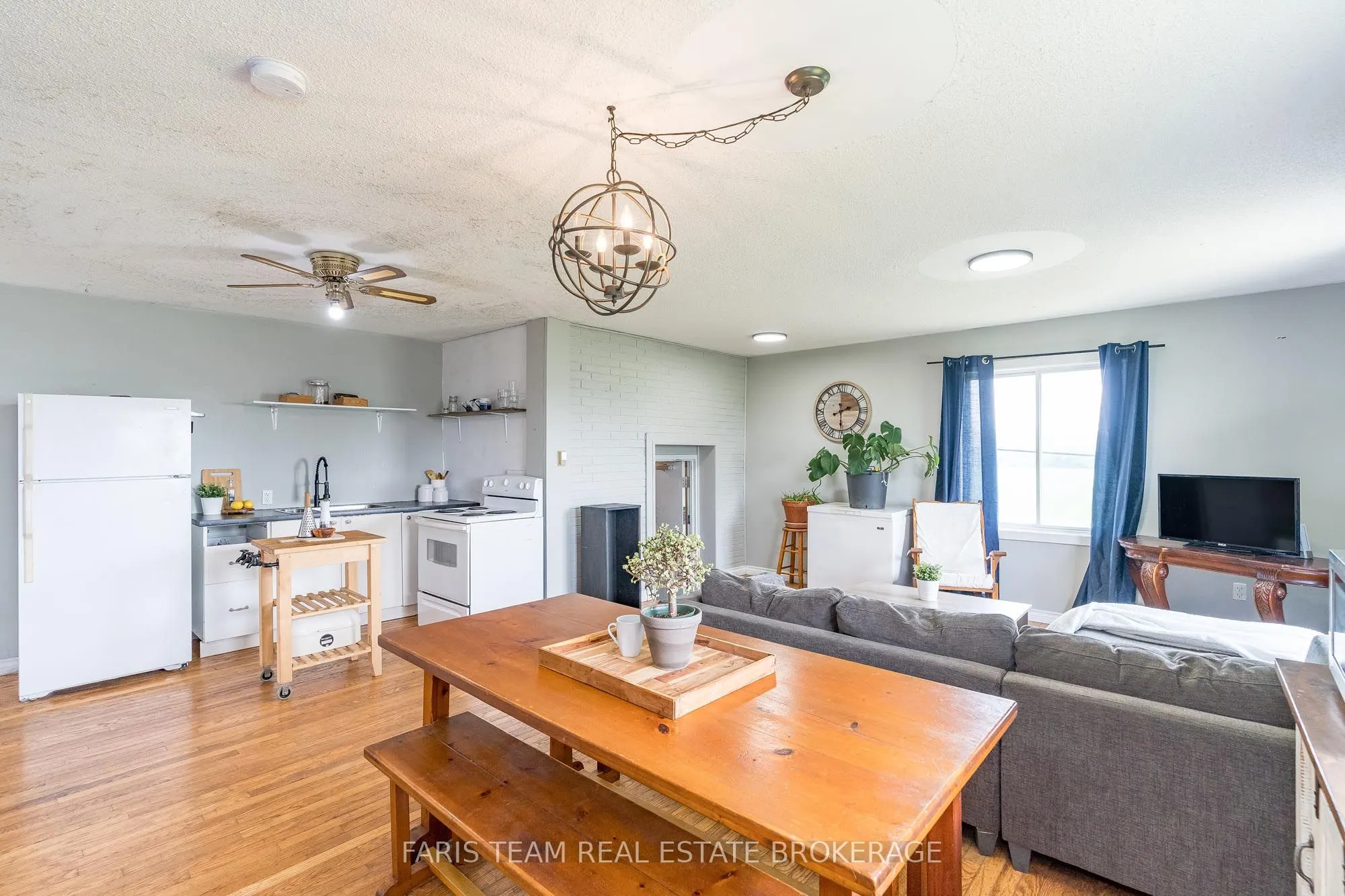 160 Lafontaine Road W