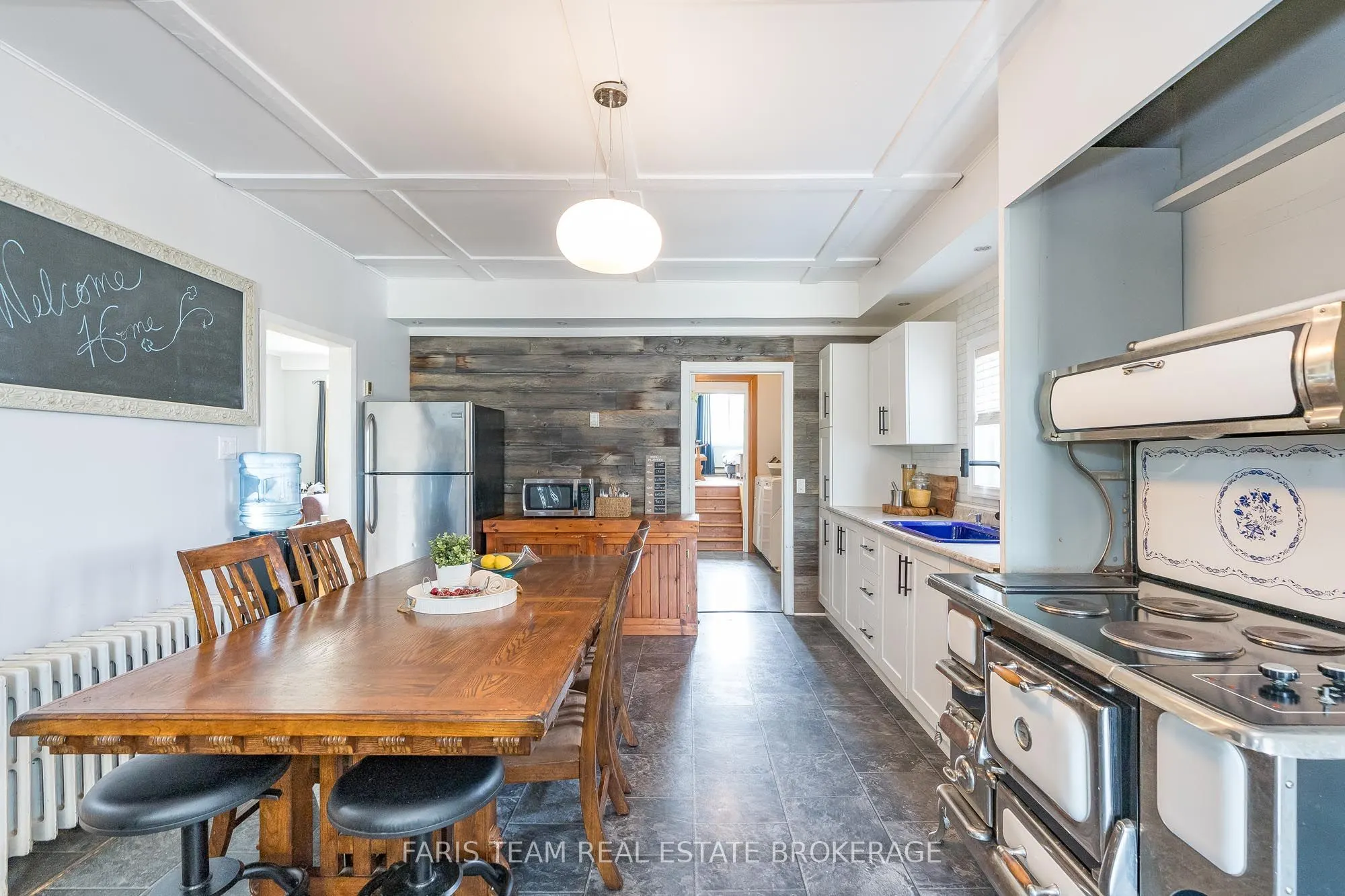 160 Lafontaine Road W