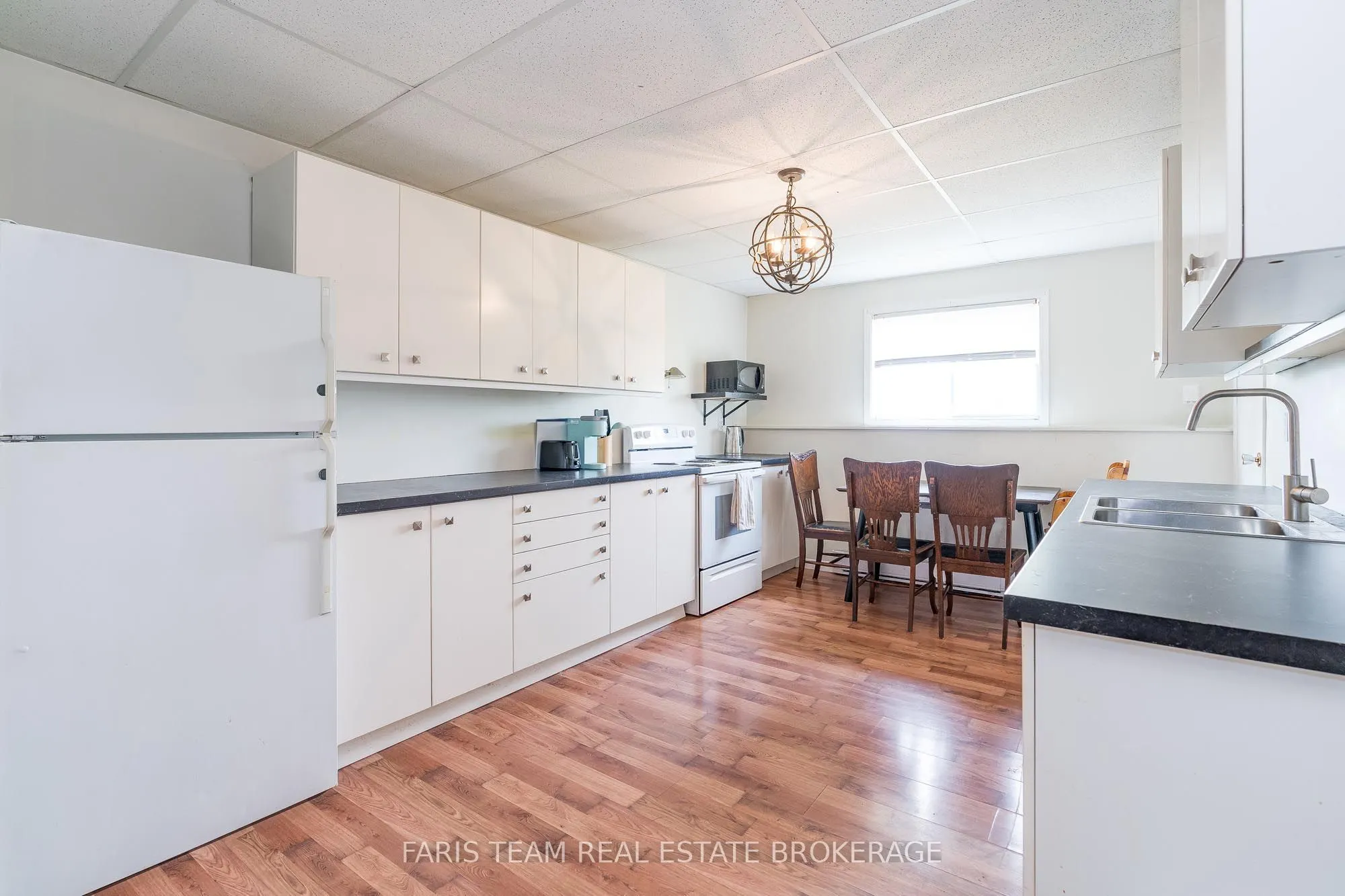 160 Lafontaine Road W