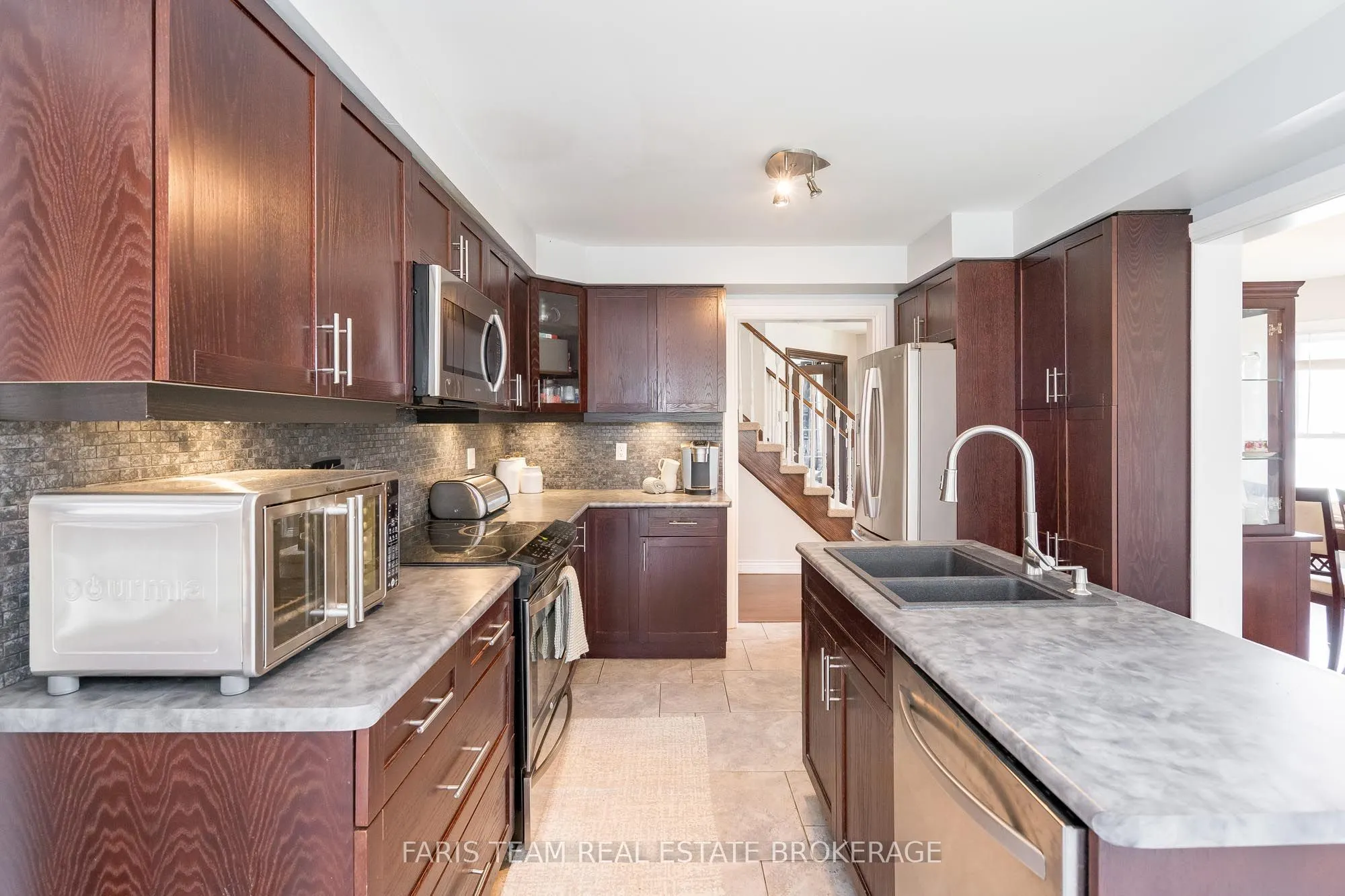 142 Livingstone Street W