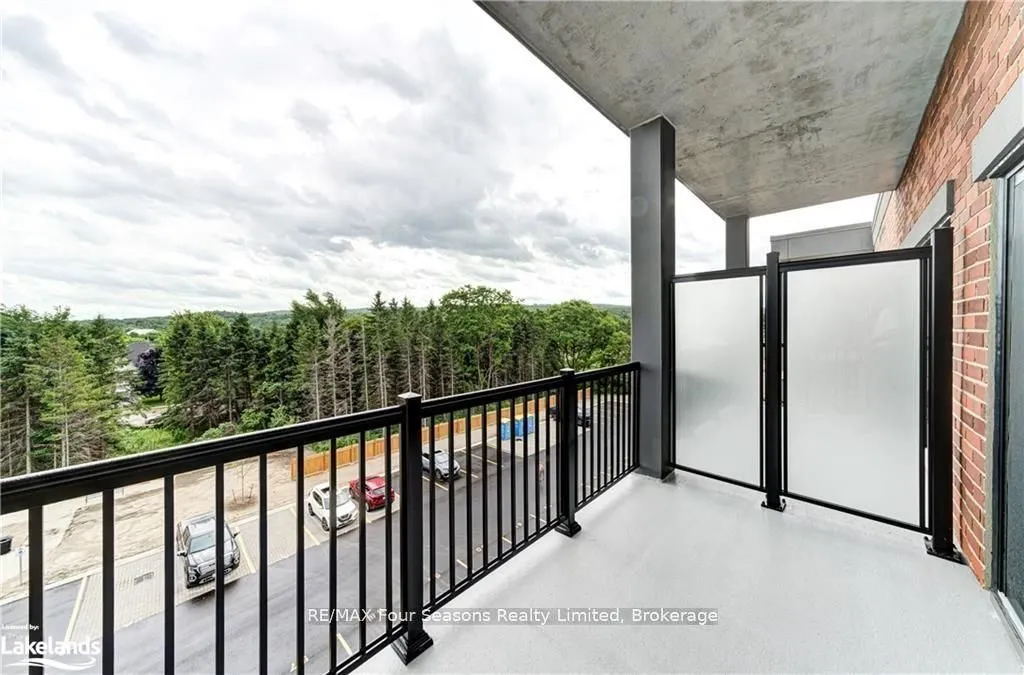 121 Mary Street, #401