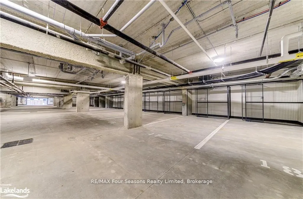 121 Mary Street, #401
