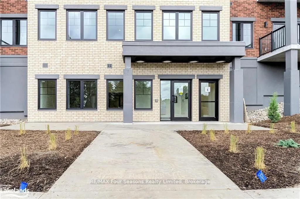 121 Mary Street, #401