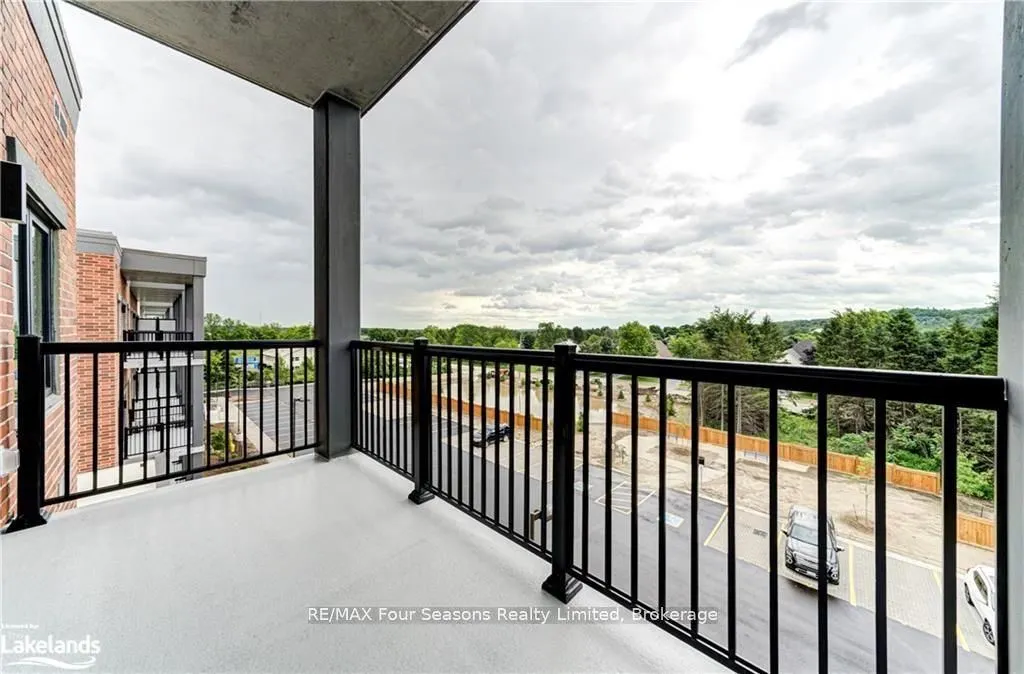 121 Mary Street, #401
