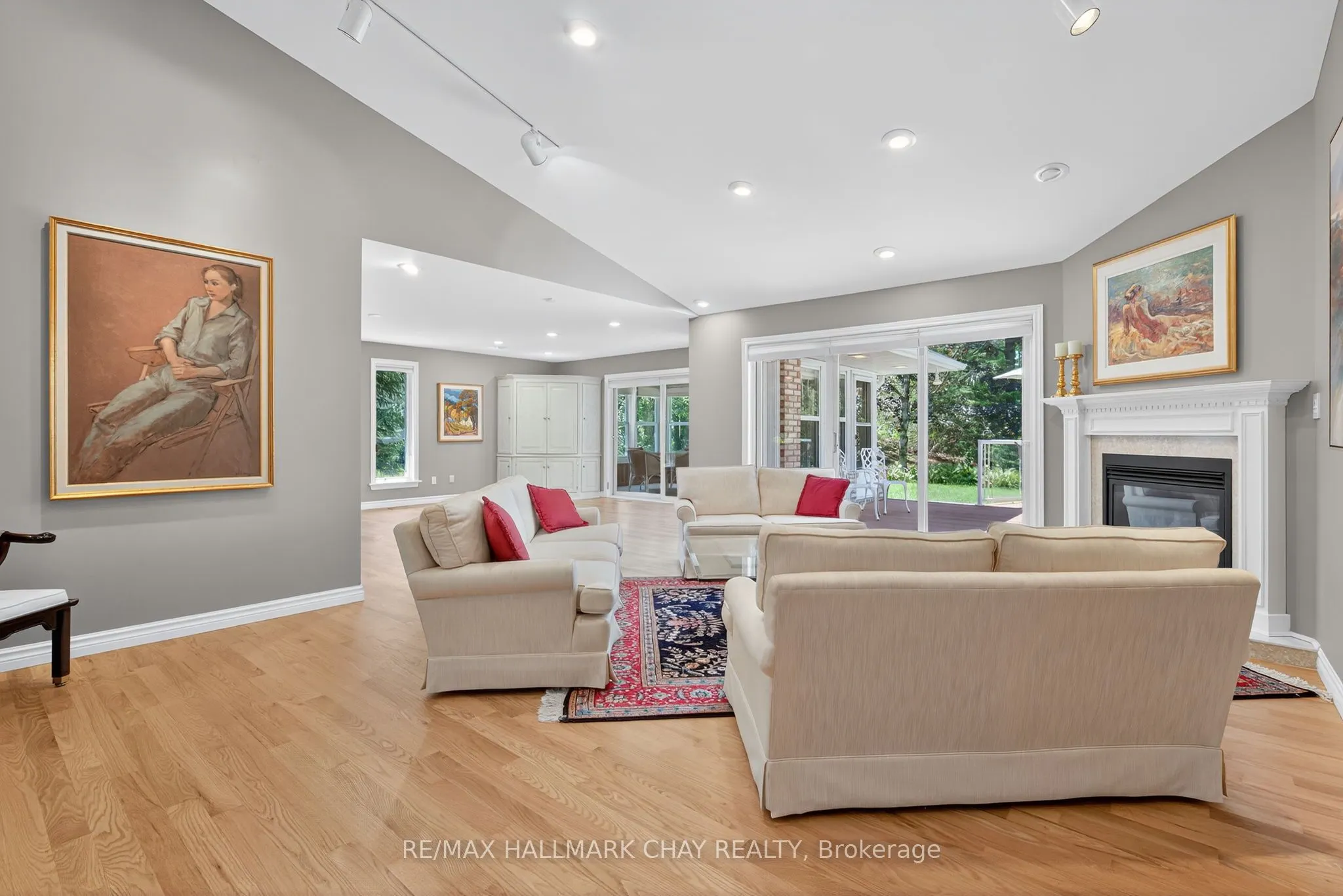 49 Fairway Court