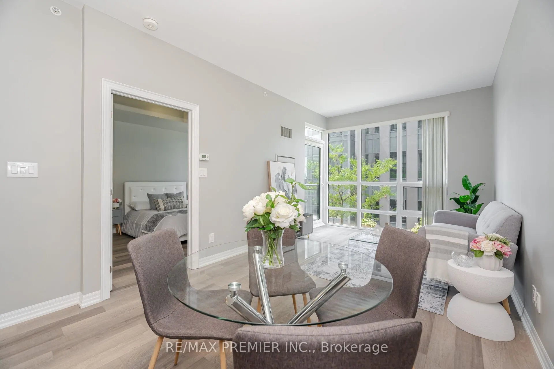 111 Worsley Street, #401