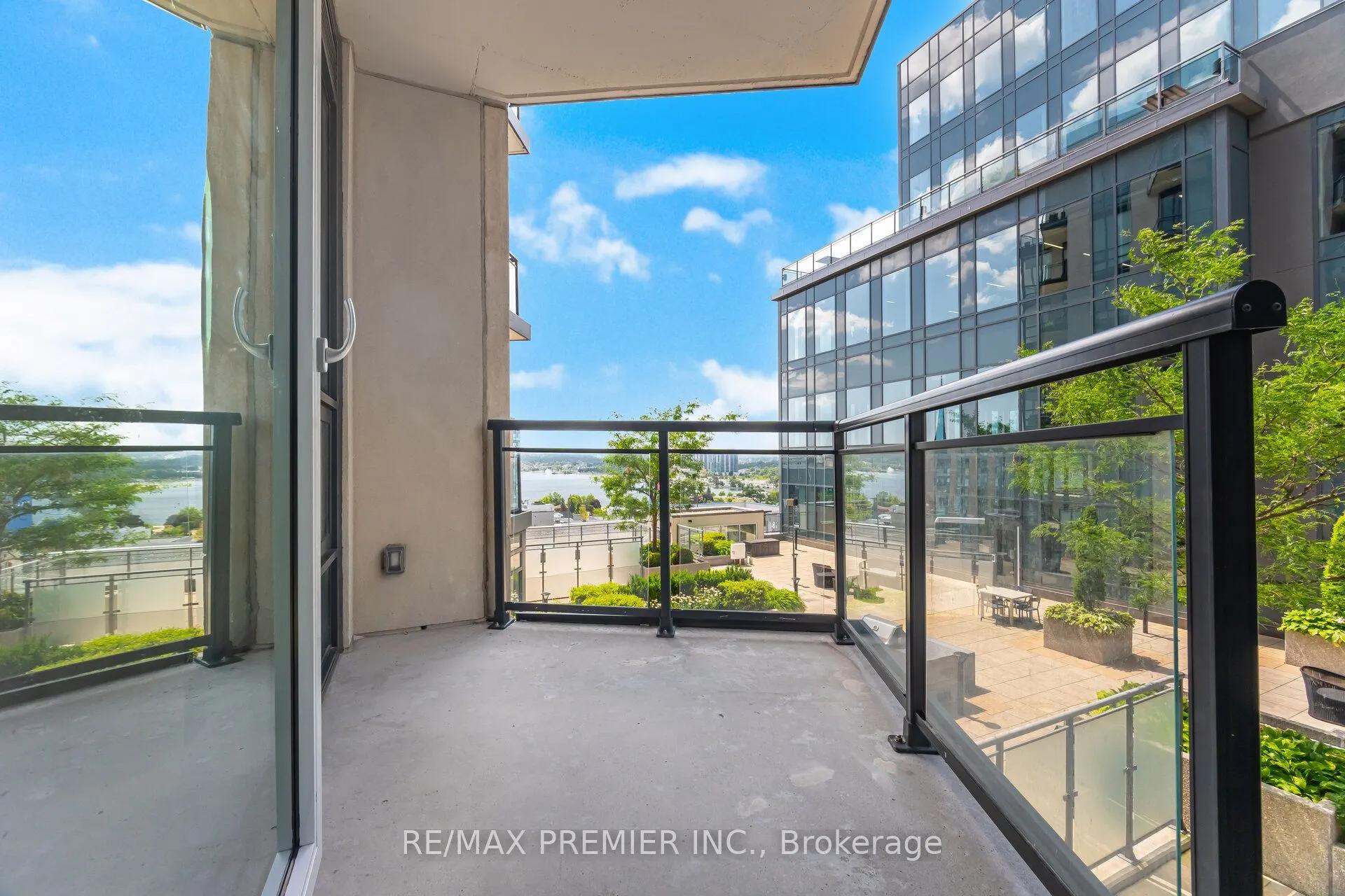 111 Worsley Street, #401