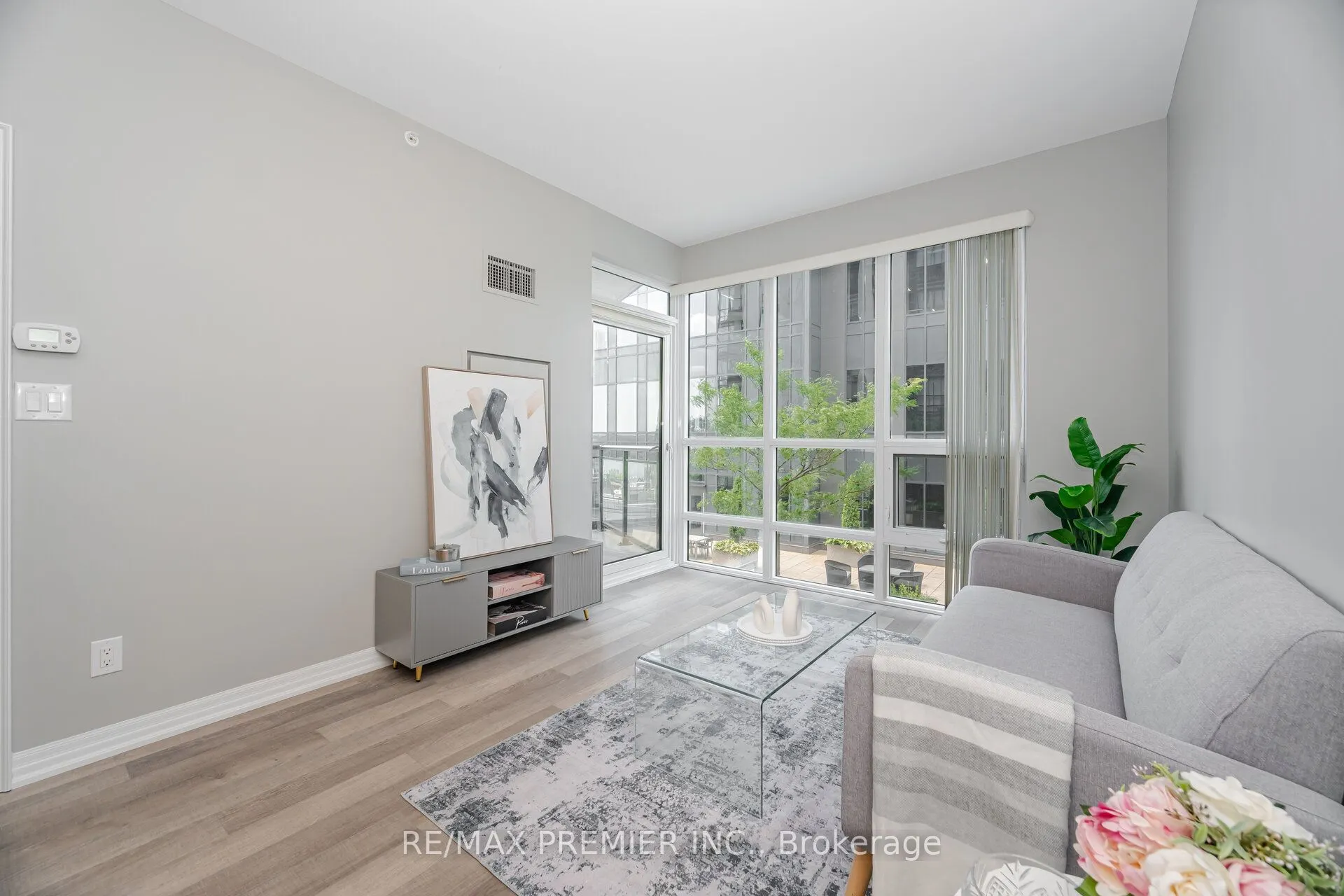 111 Worsley Street, #401