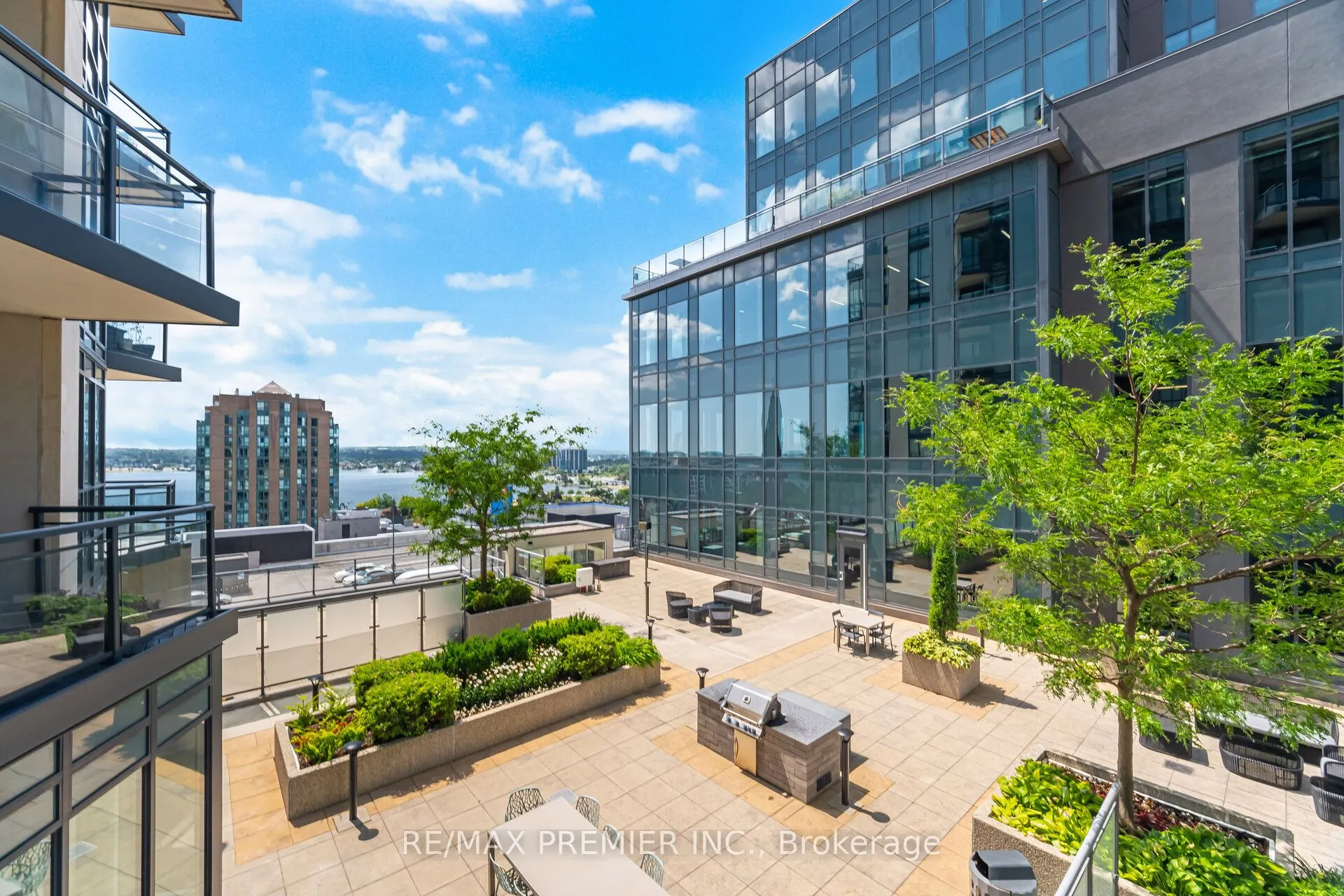 111 Worsley Street, #401