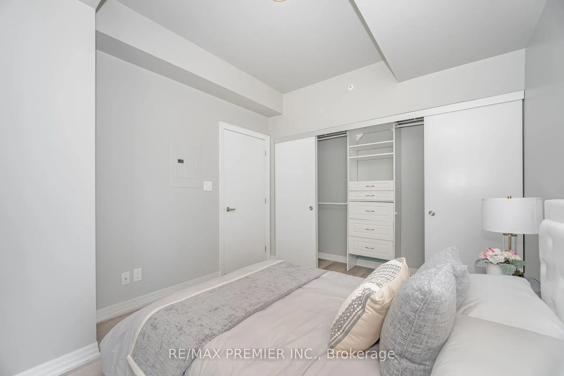 111 Worsley Street, #401