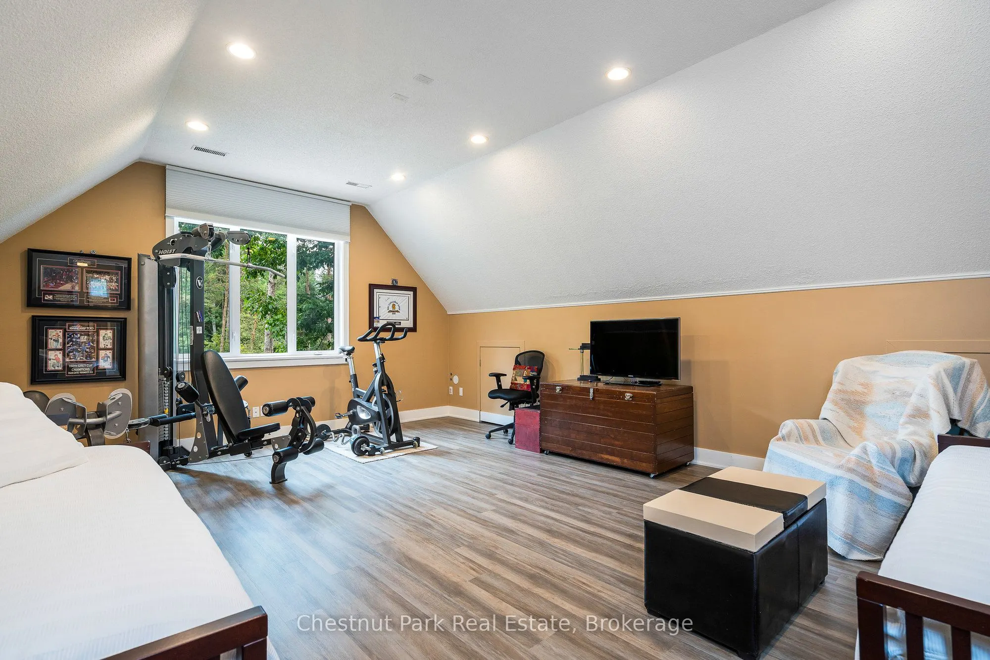 23 Forest Drive
