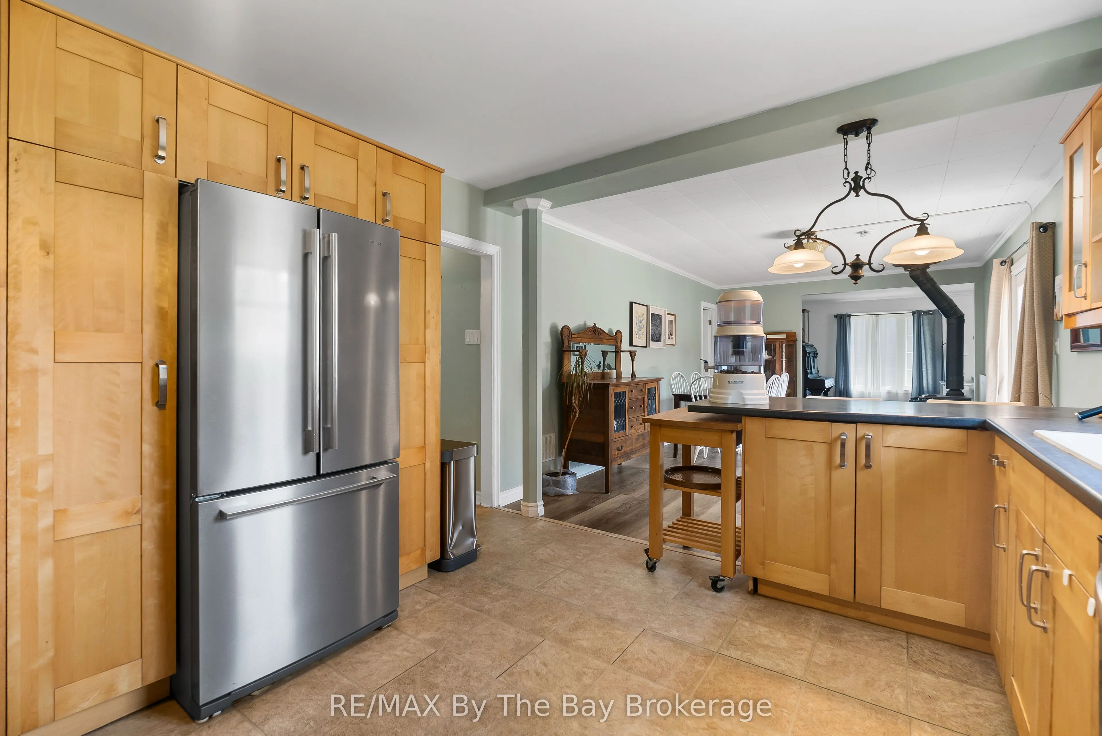 11 39th Street S