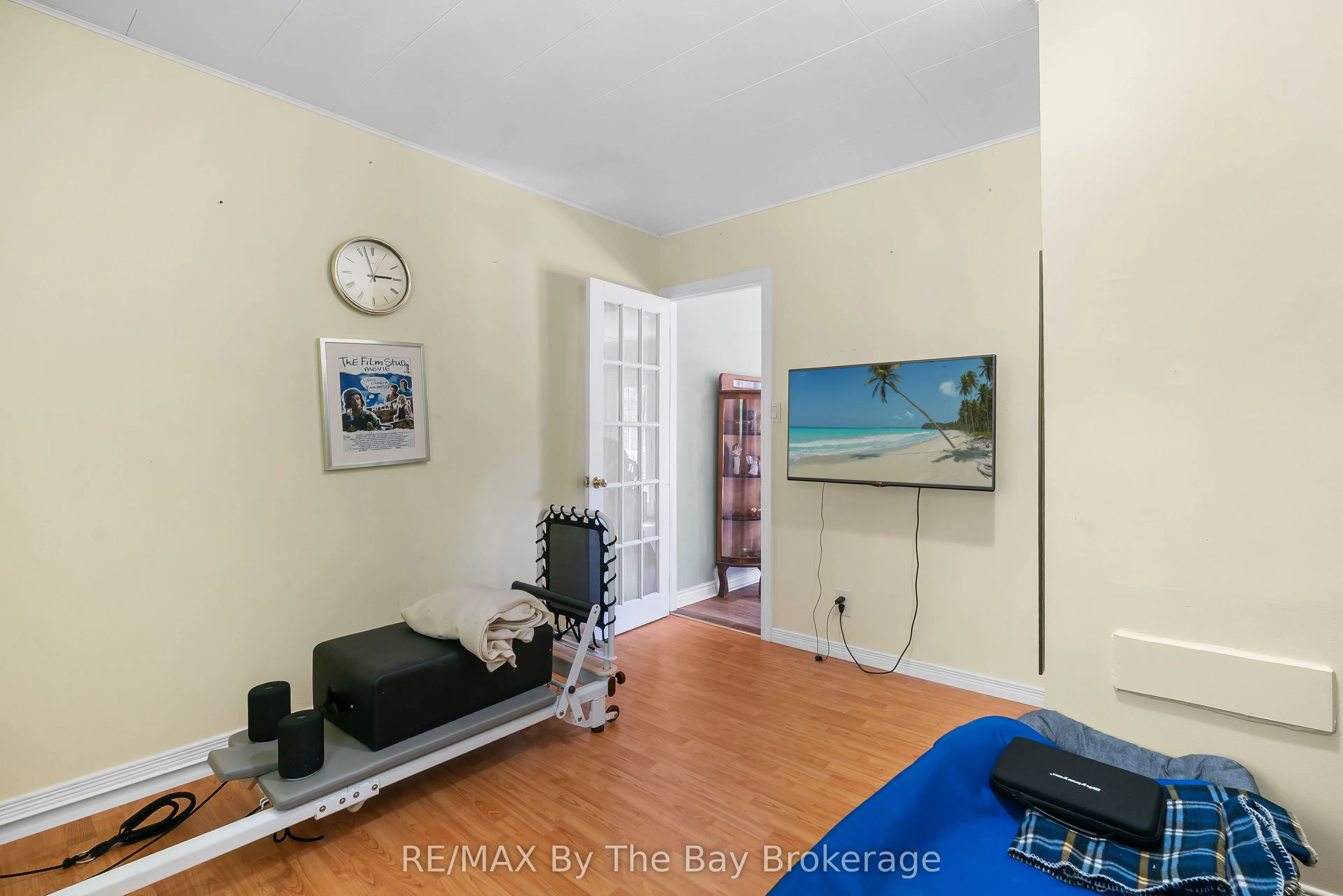 11 39th Street S