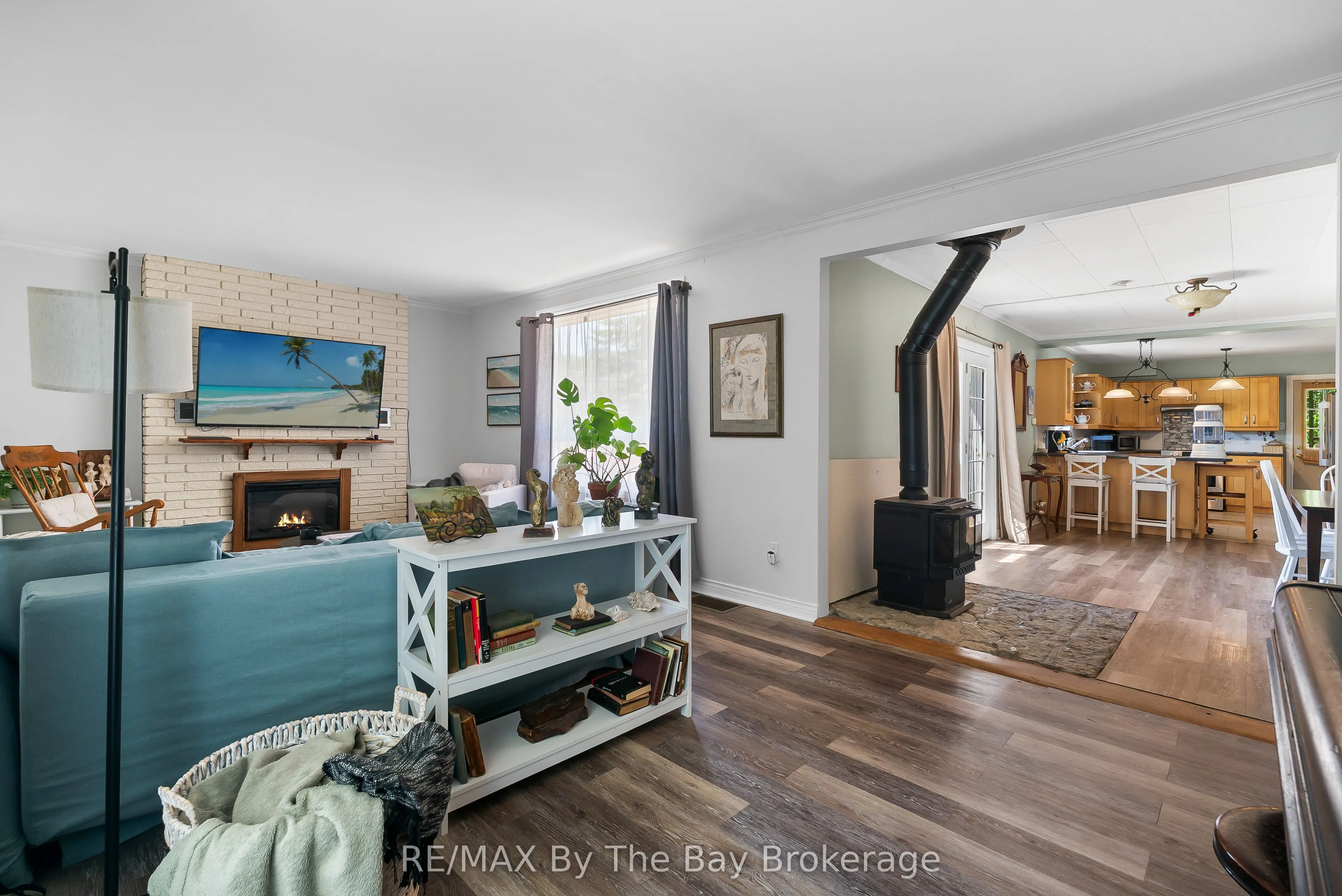 11 39th Street S