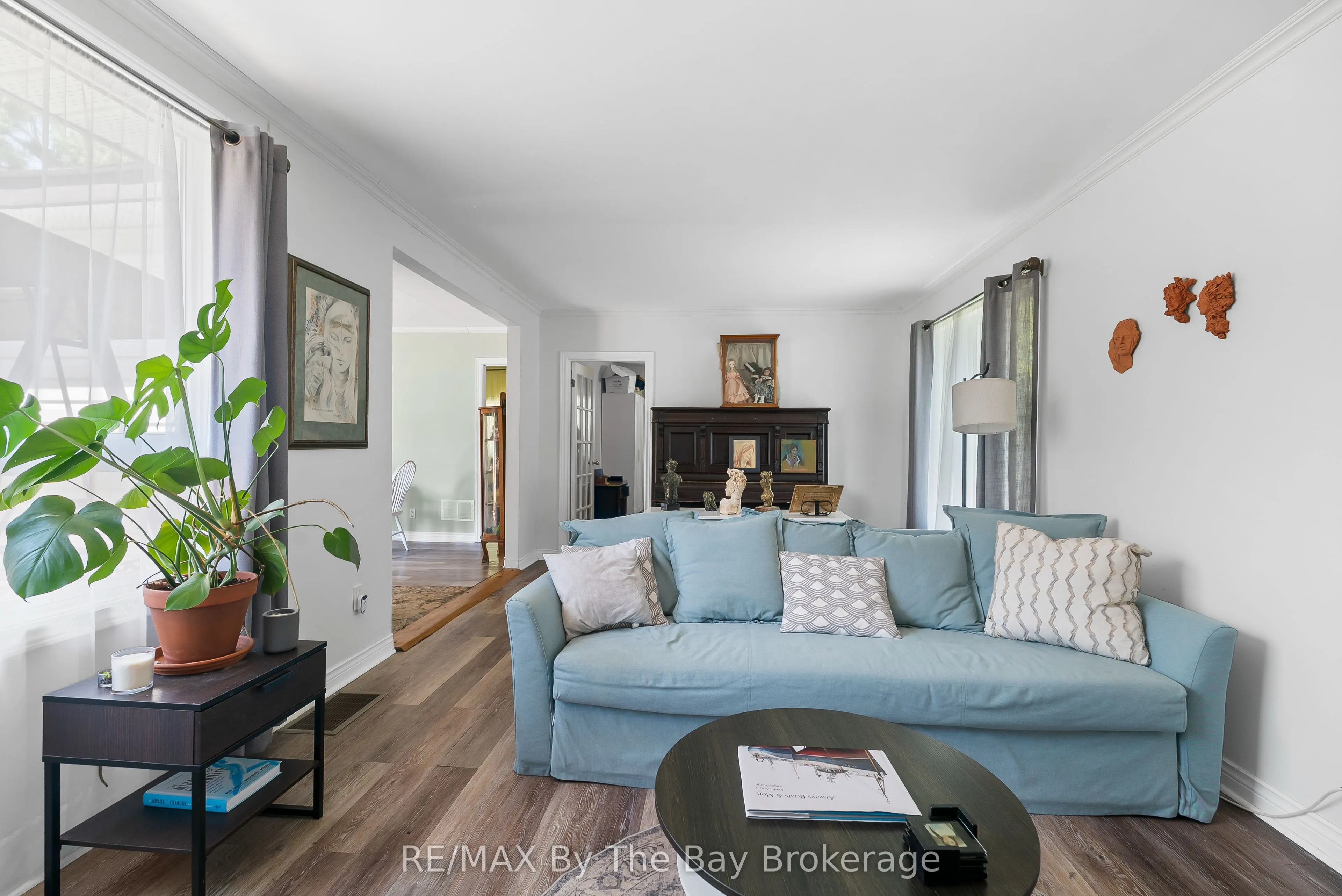 11 39th Street S