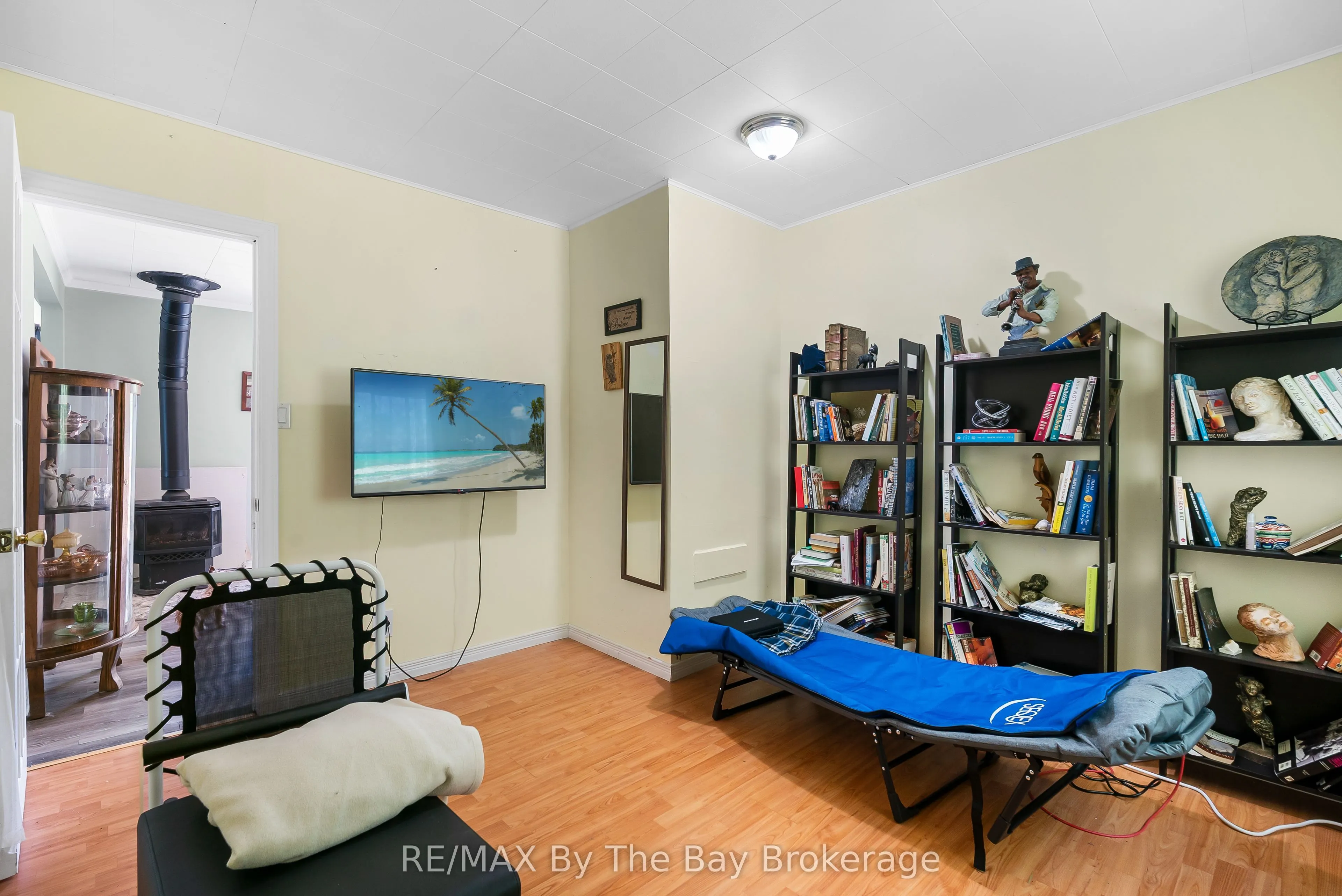11 39th Street S