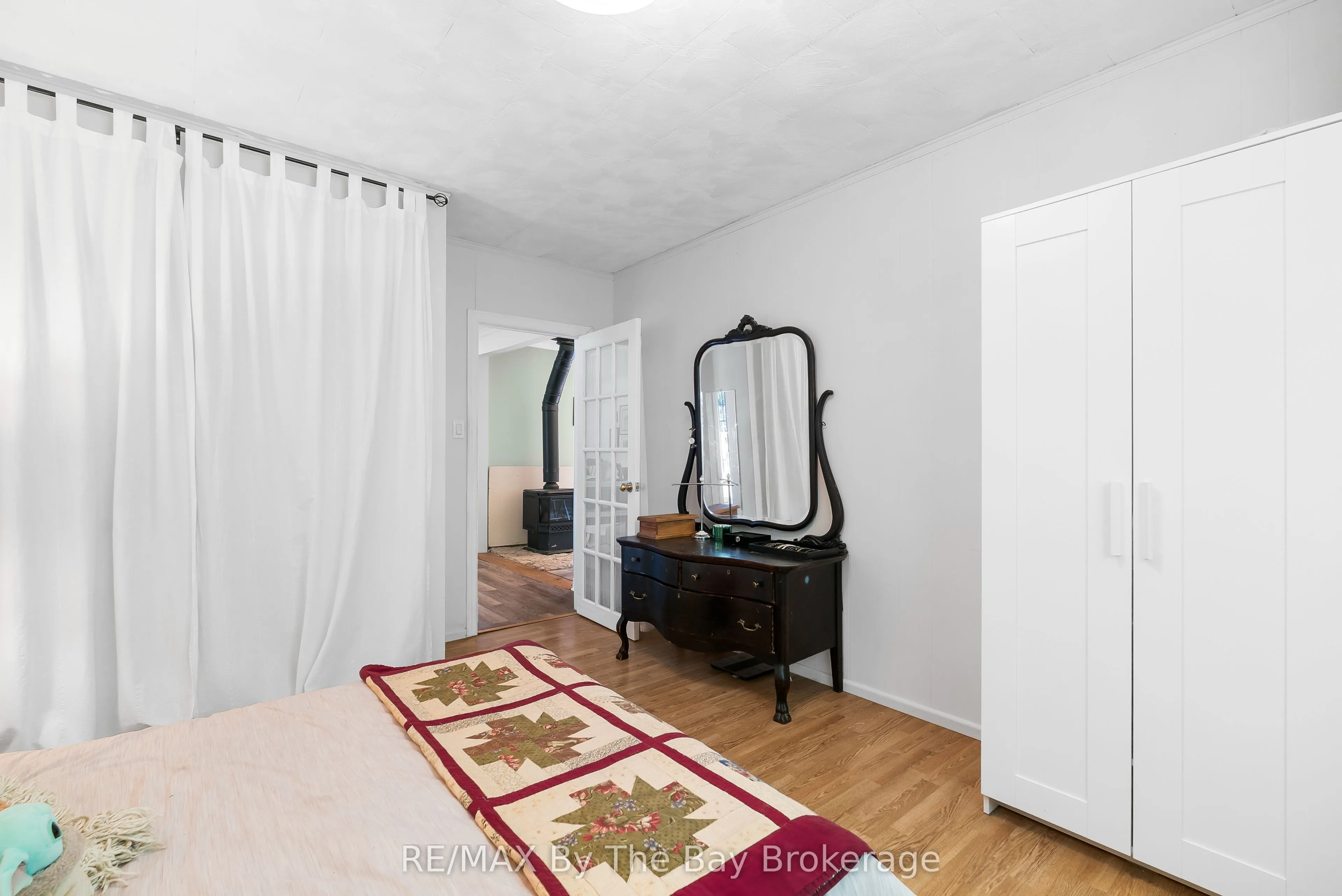11 39th Street S