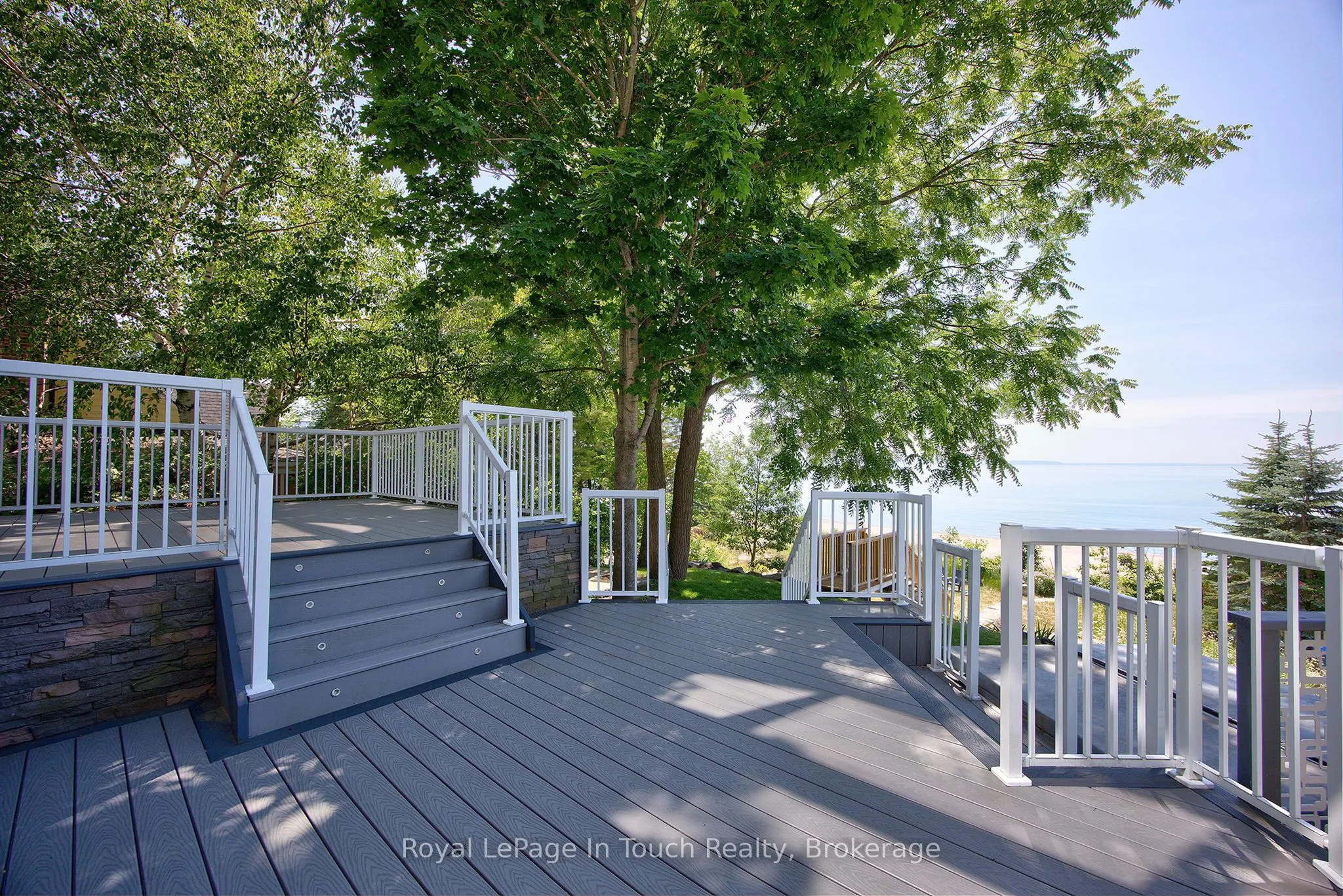 44 Tiny Beaches Road S