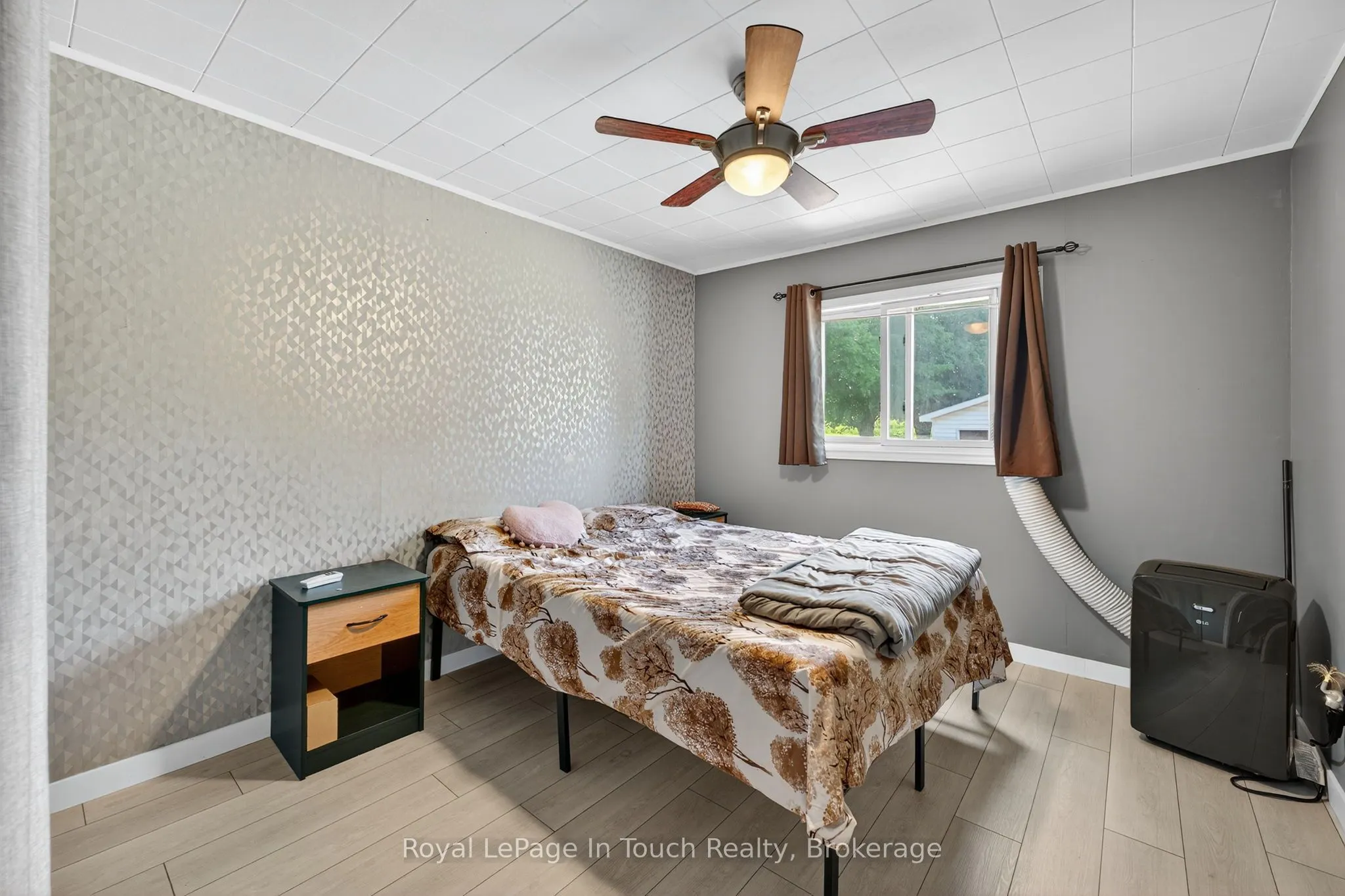8906 County Road 93