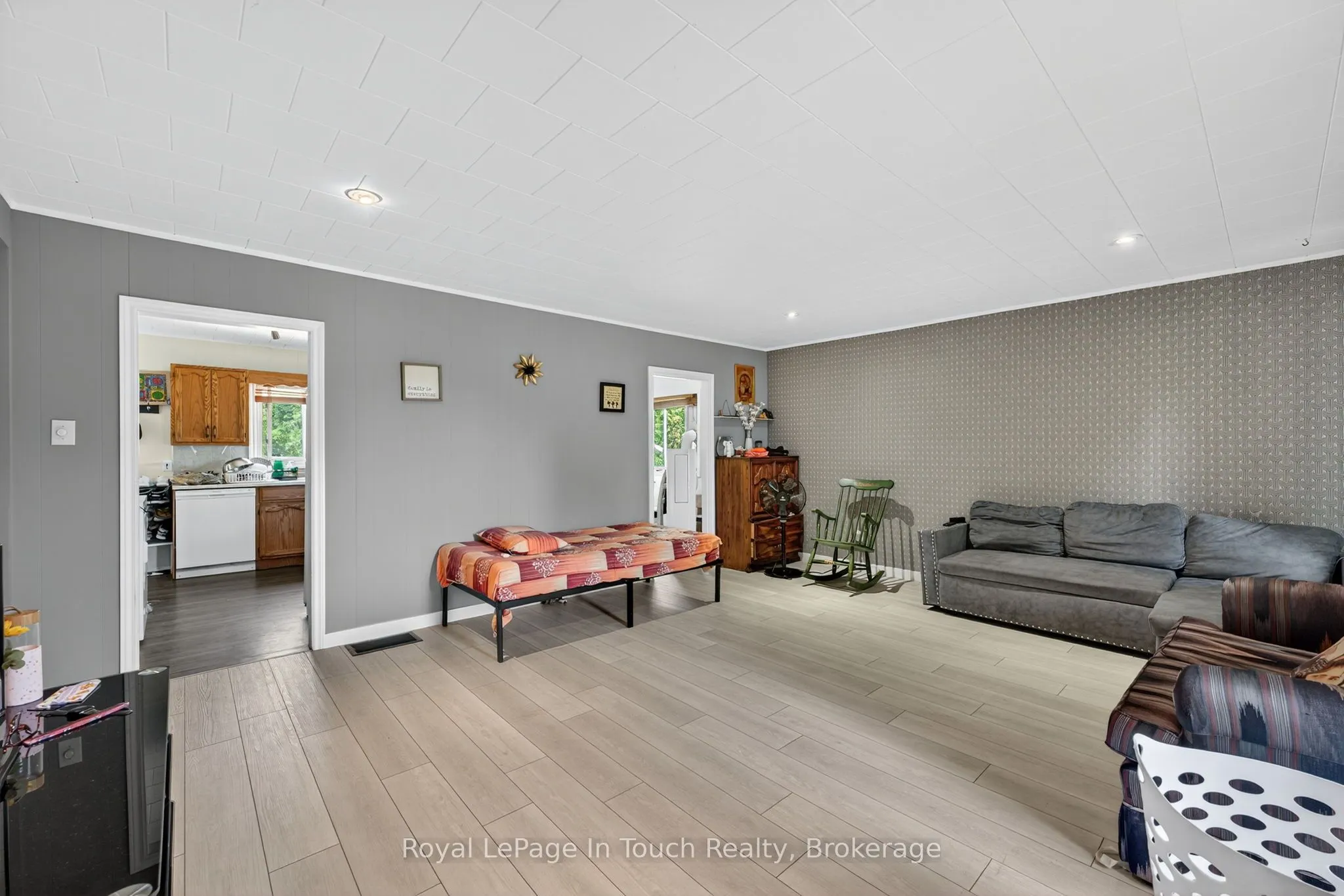 8906 County Road 93