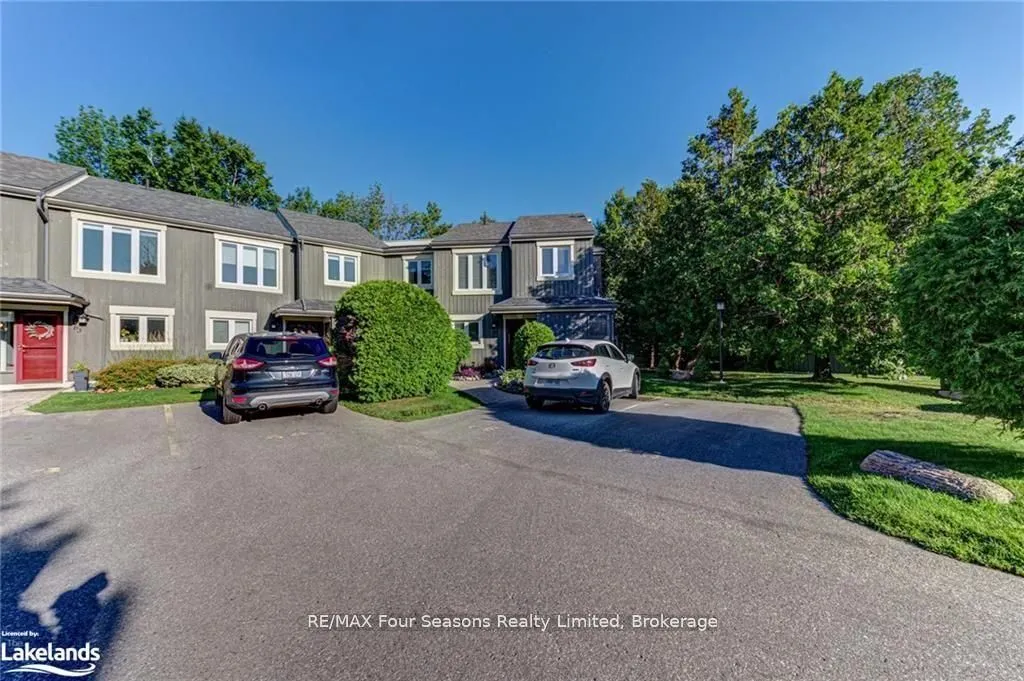 149 Fairway Crescent, #66