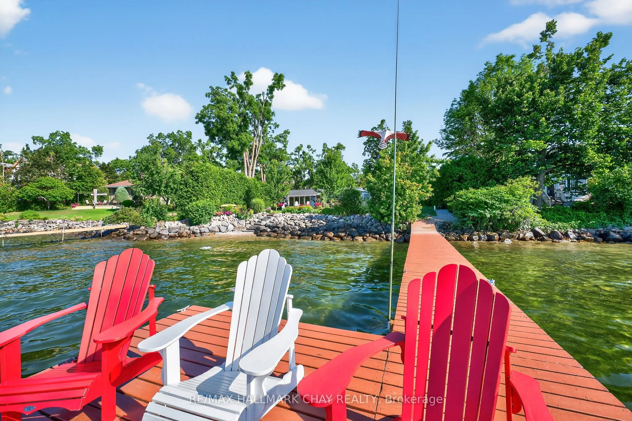 7 Lakeshore Road E