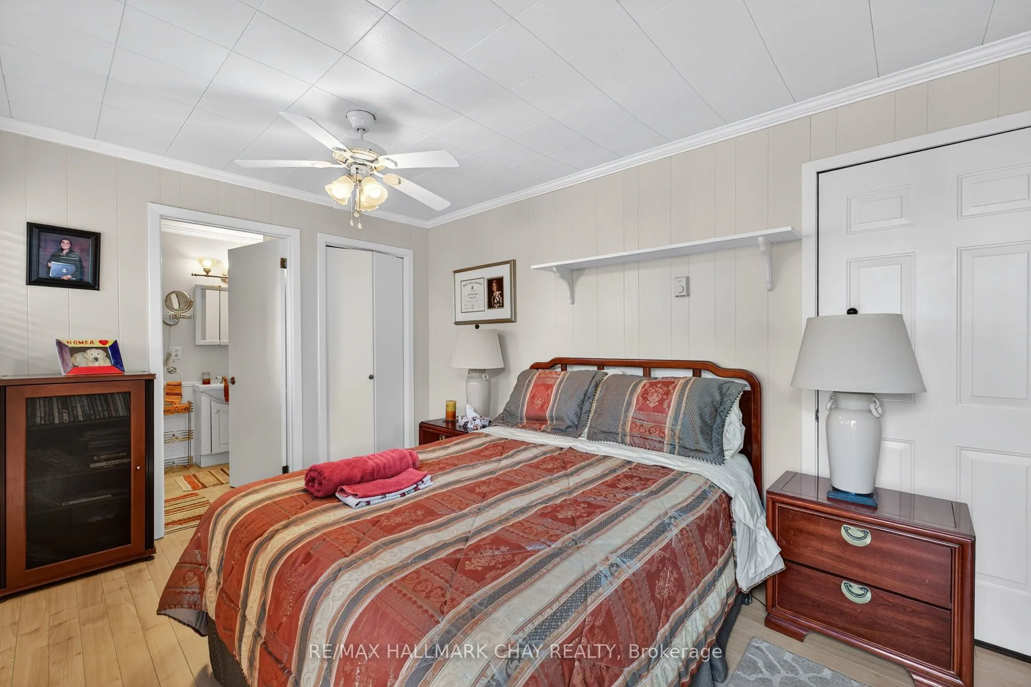 7 Lakeshore Road E