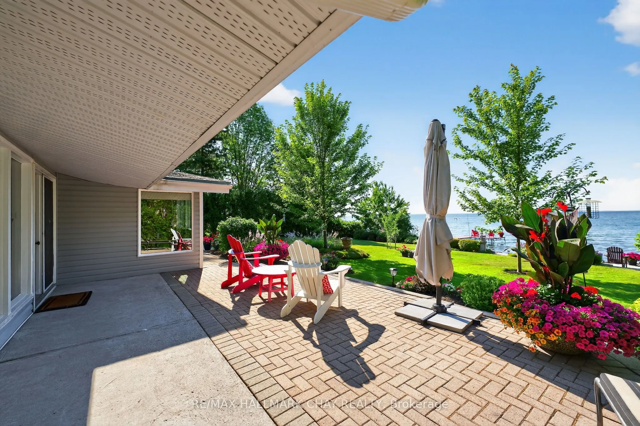 7 Lakeshore Road E