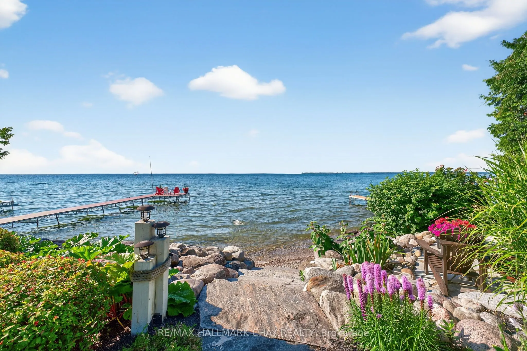 7 Lakeshore Road E
