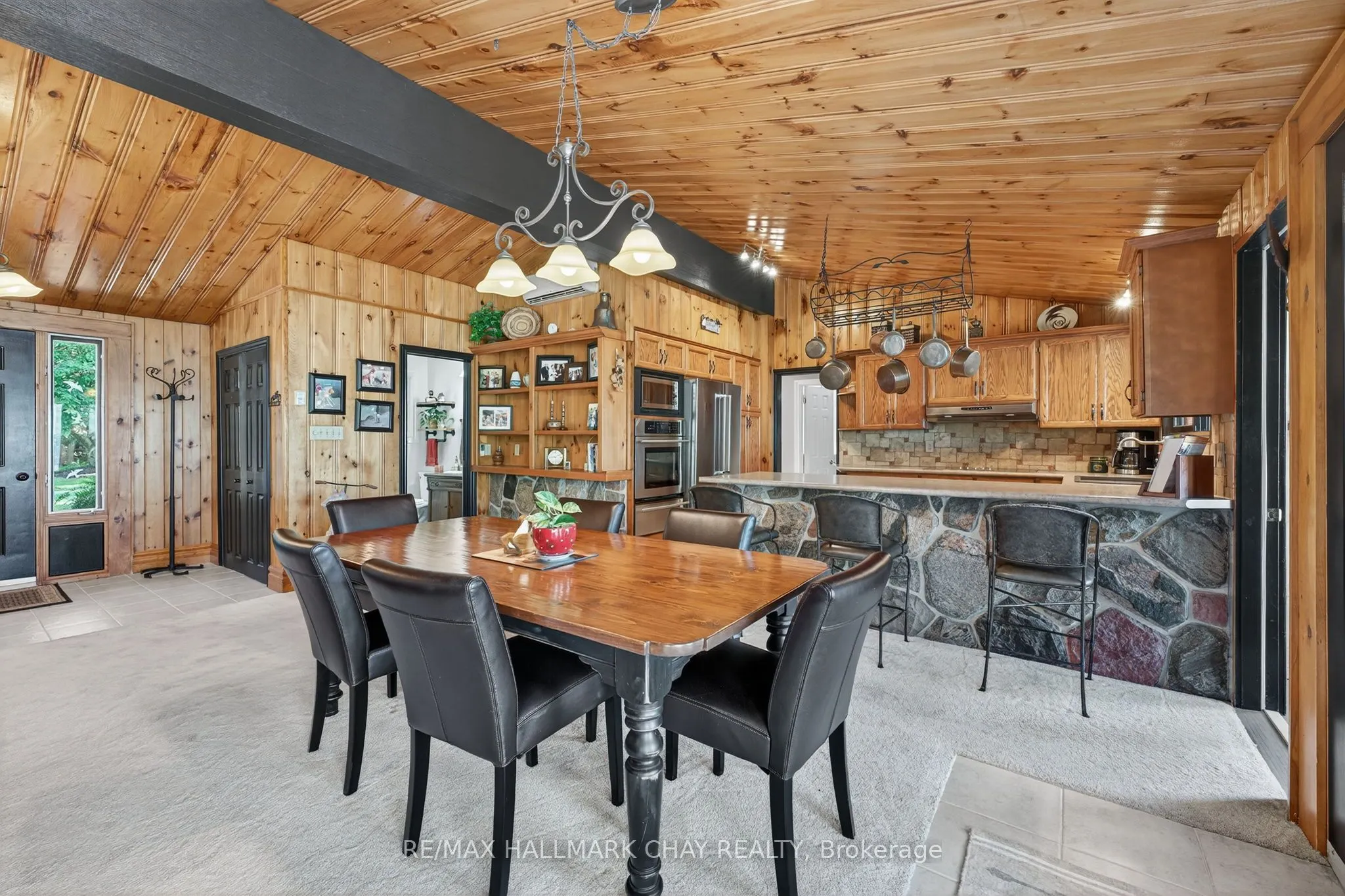7 Lakeshore Road E