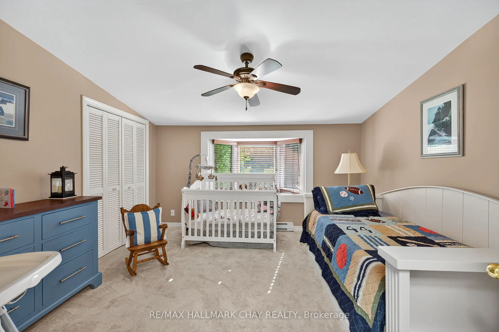 7 Lakeshore Road E